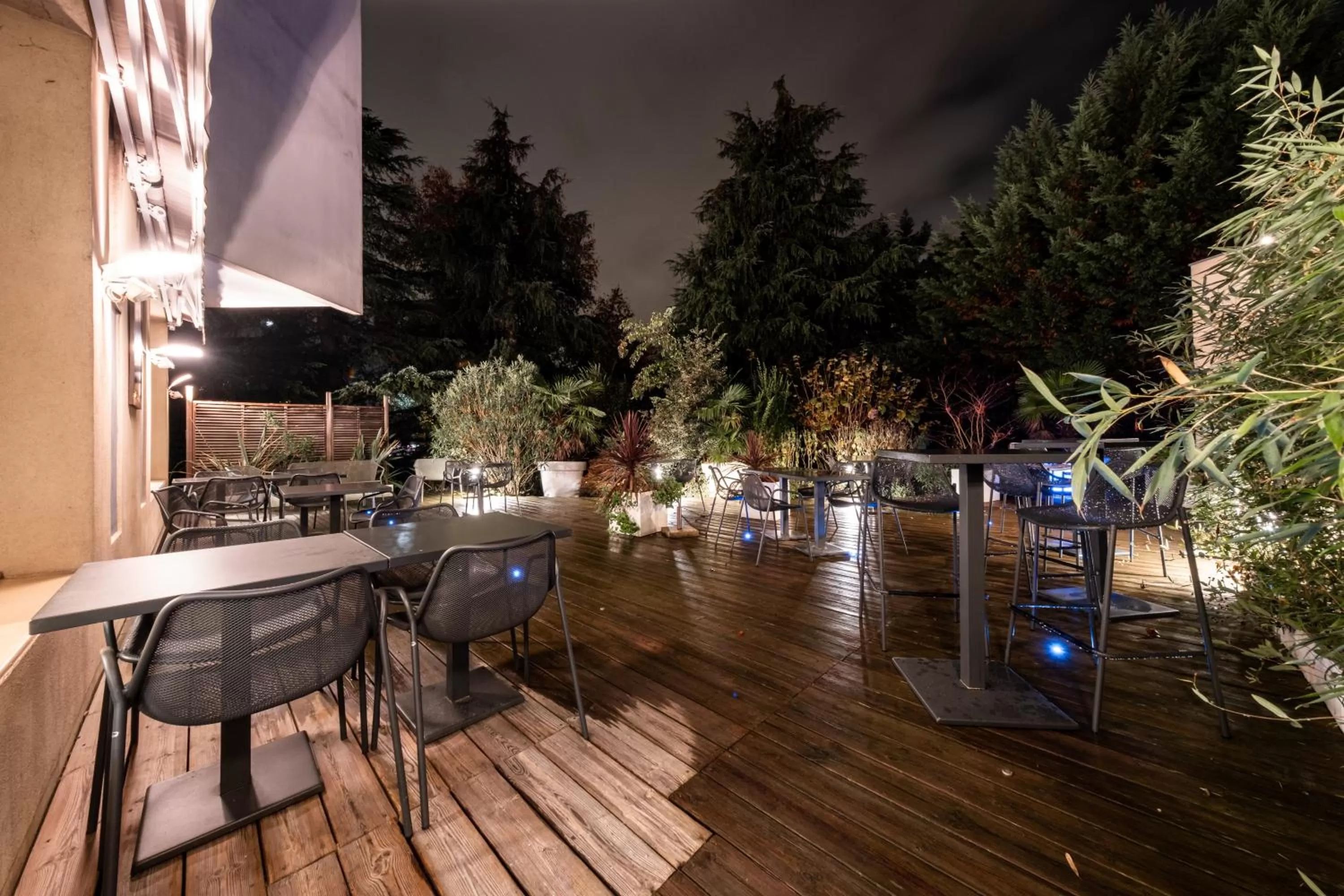 Patio in Mercure Grenoble Meylan