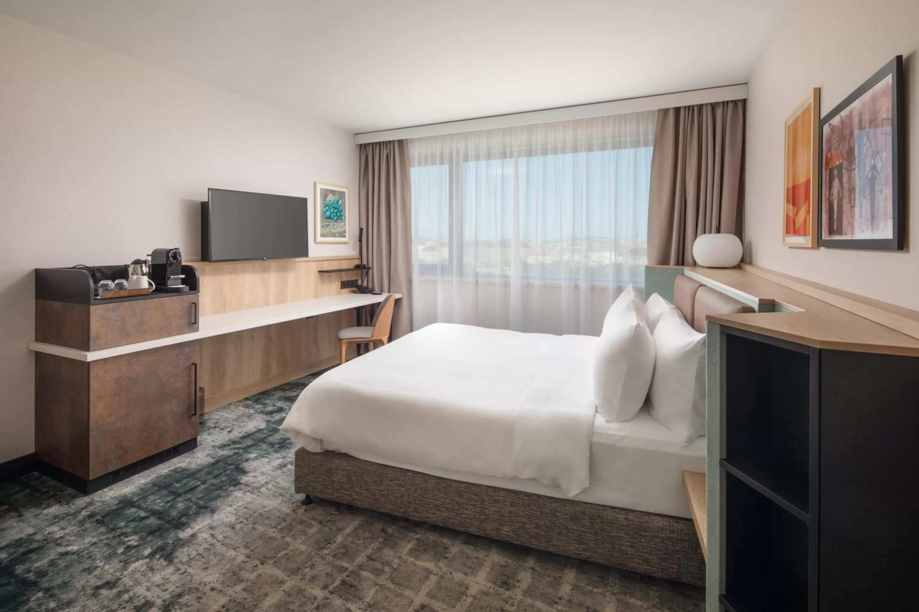 Photo of the whole room, Bed in Crowne Plaza Budapest by IHG