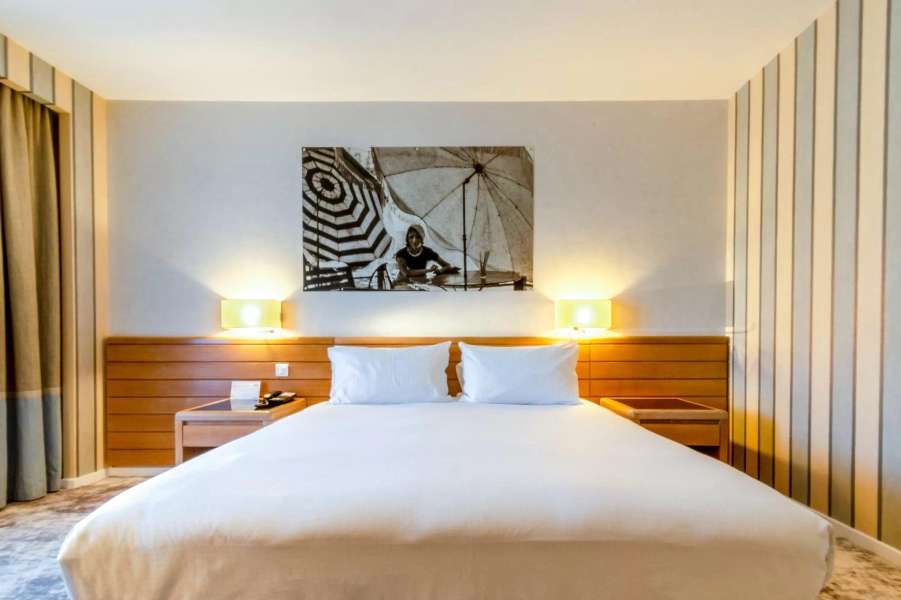 Bed in Holiday Inn Nice - Port St Laurent by IHG