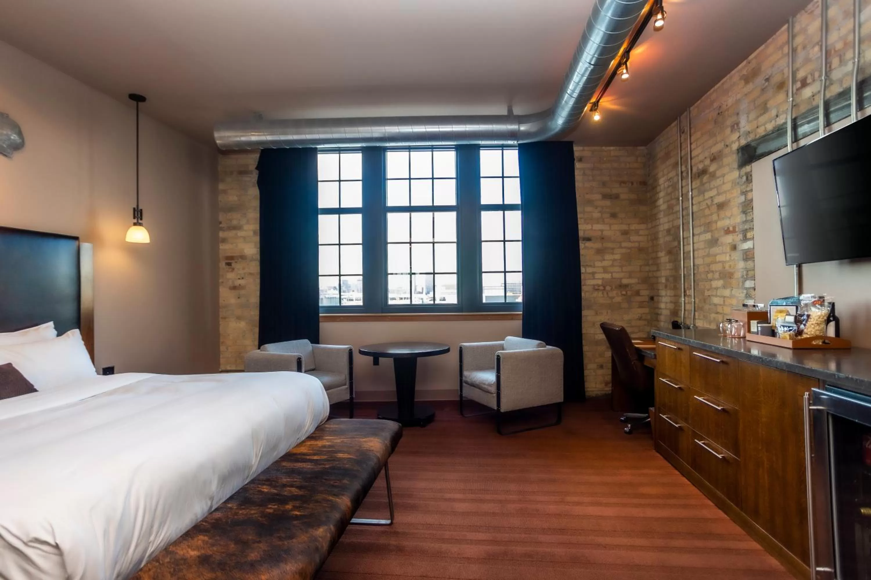 Bedroom, Bed in The Iron Horse Hotel