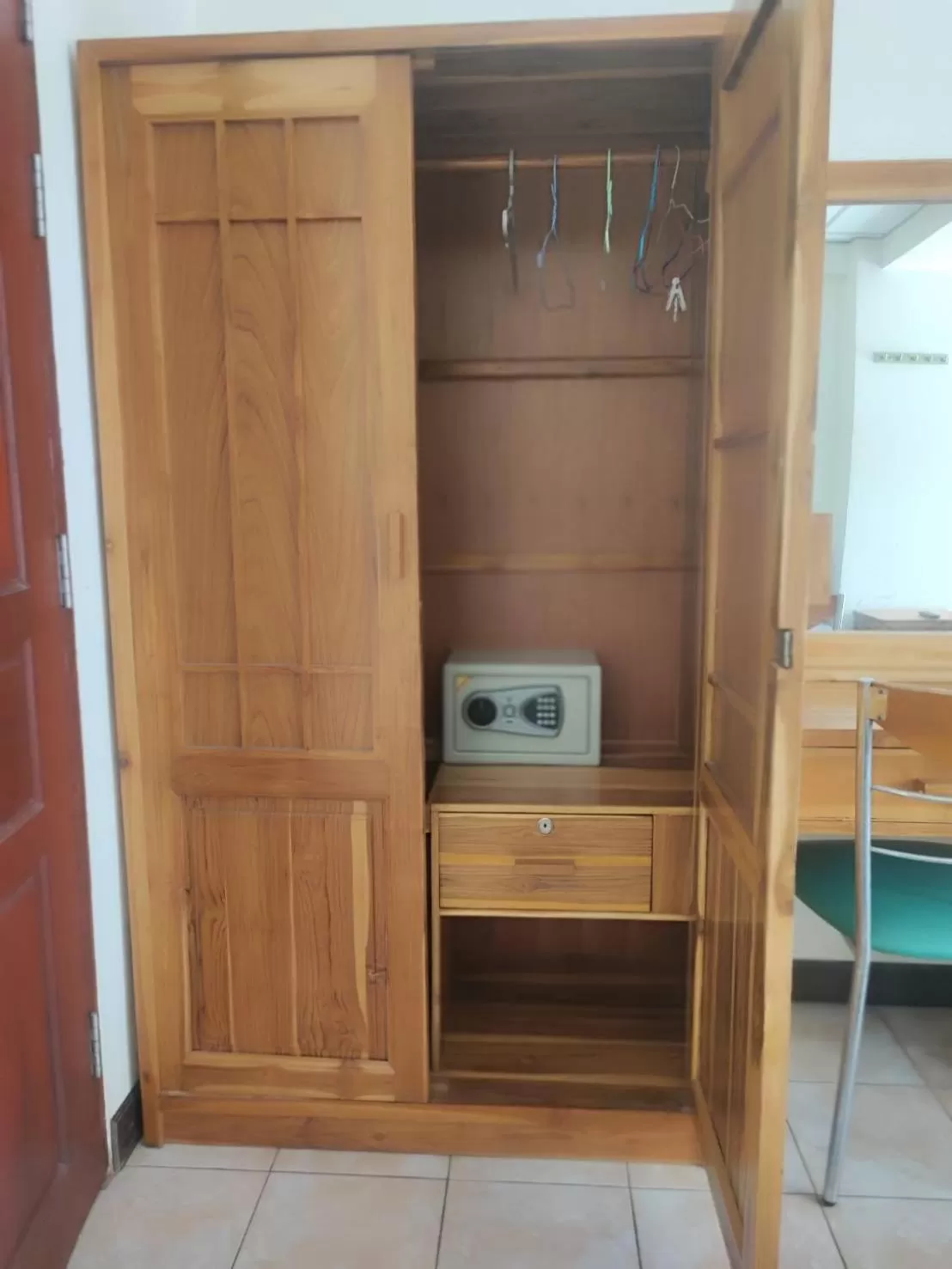 safe in Soi 5 Apartment