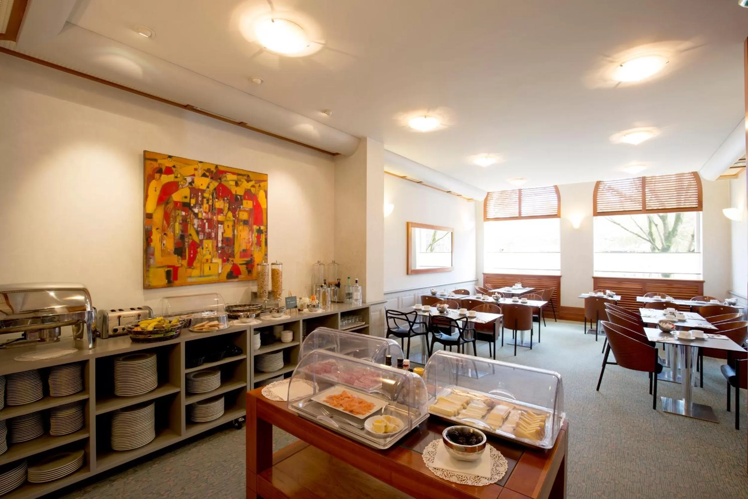 Breakfast in Hôtel de Normandie