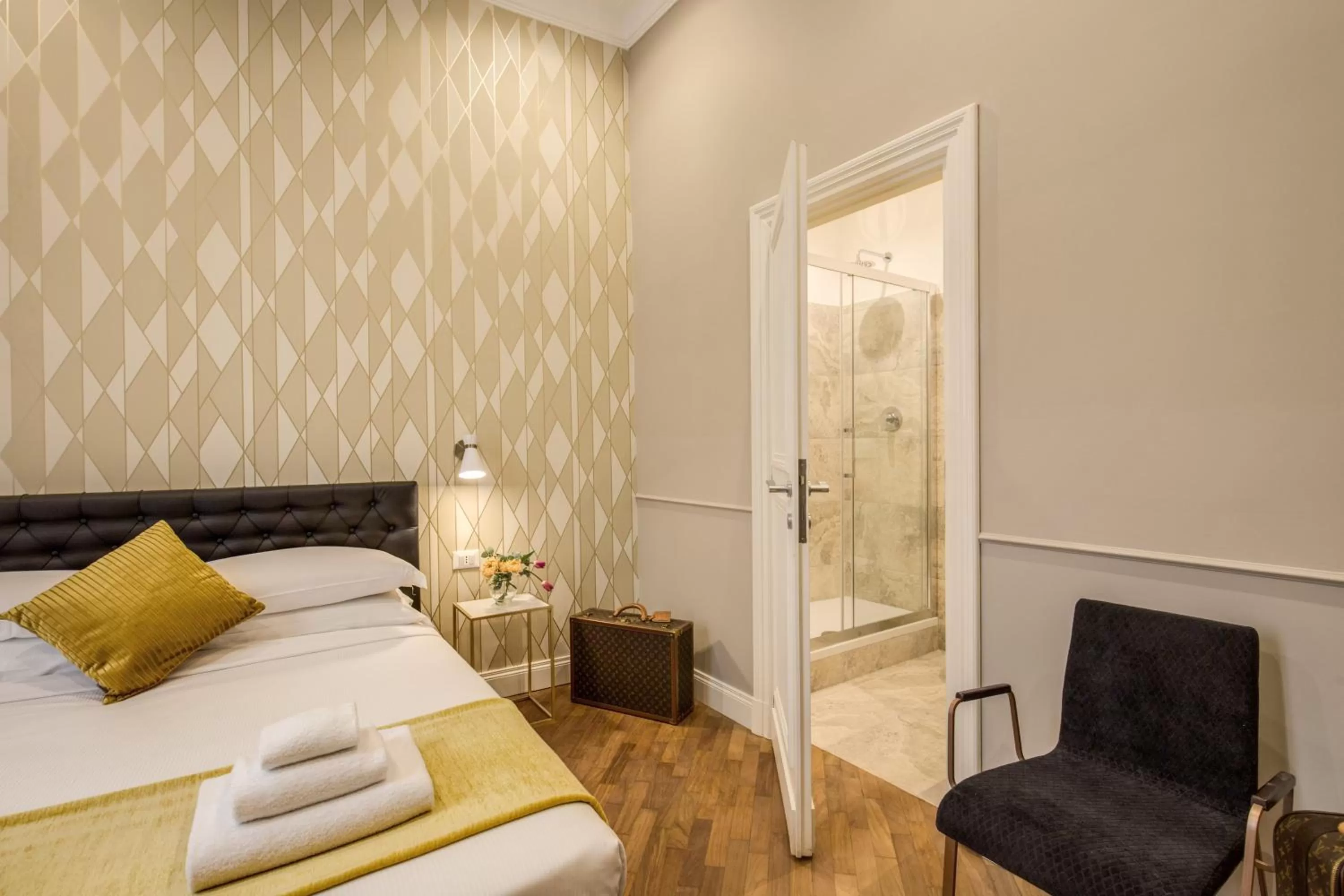 Bed in Charme Spagna Boutique Hotel