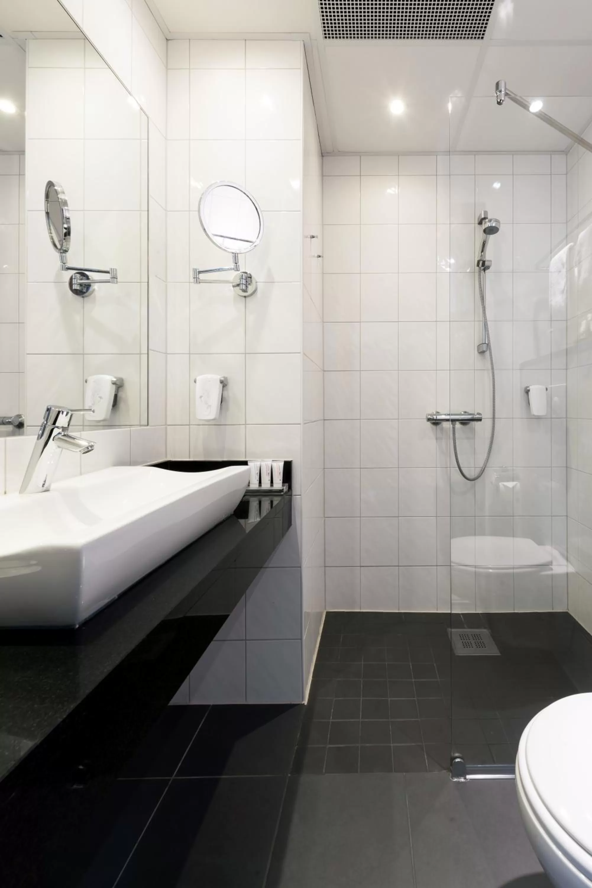 Bathroom in Quality Hotel Residence