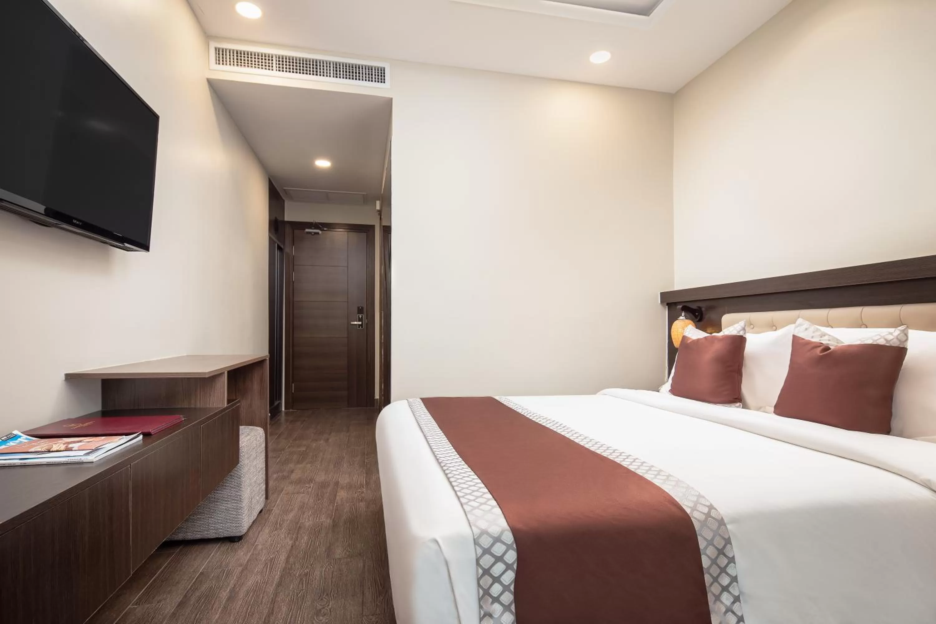 Bedroom, Bed in HM Grand Central Hotel