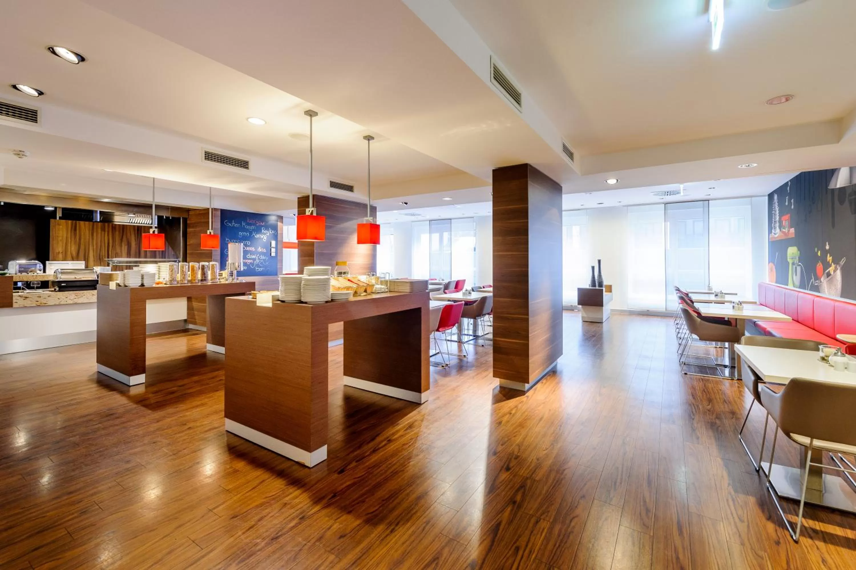 Restaurant/places to eat in ibis Stuttgart Airport Messe