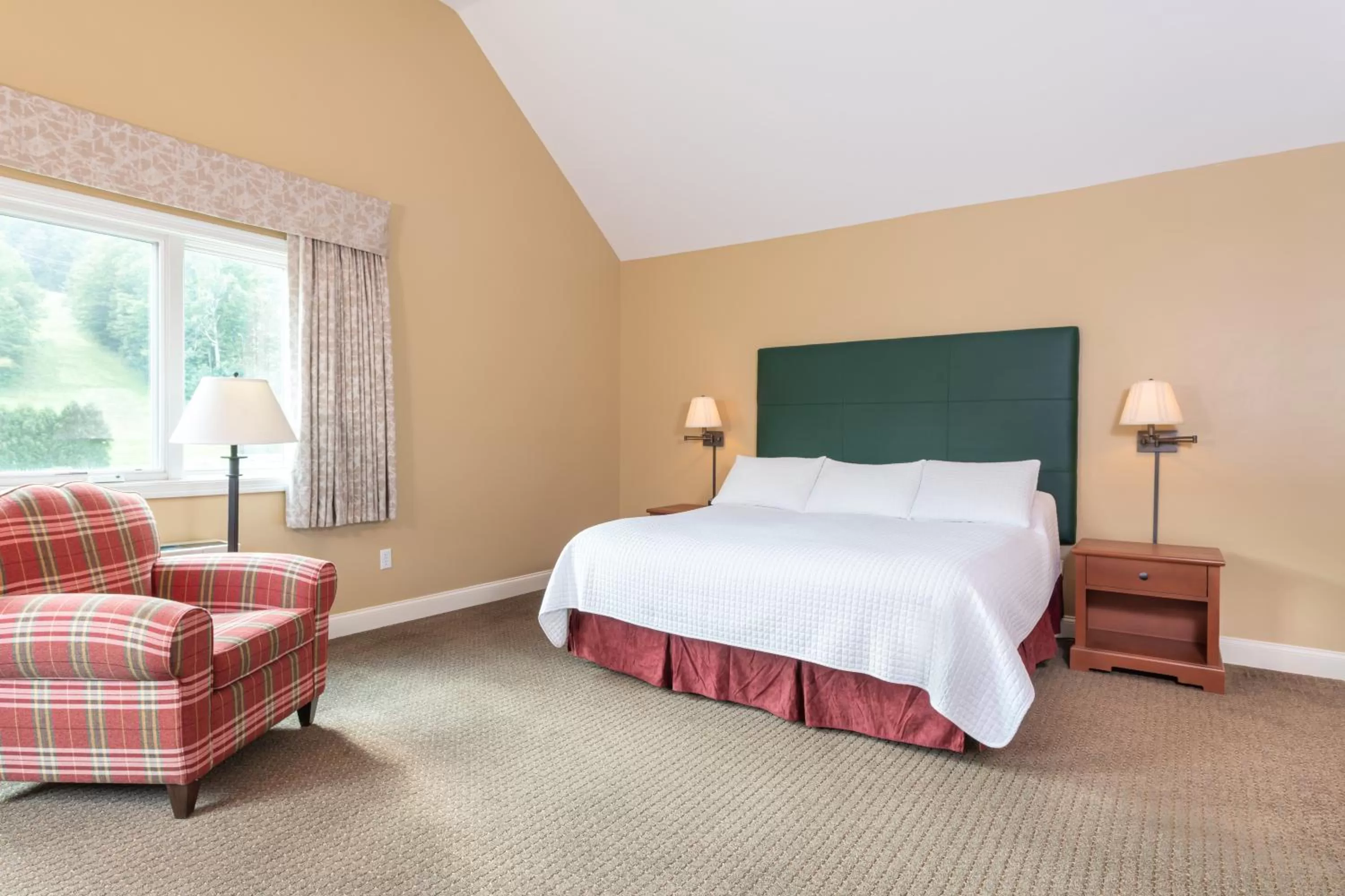 Bedroom, Bed in Grand Summit Resort, A Vail Resorts Property