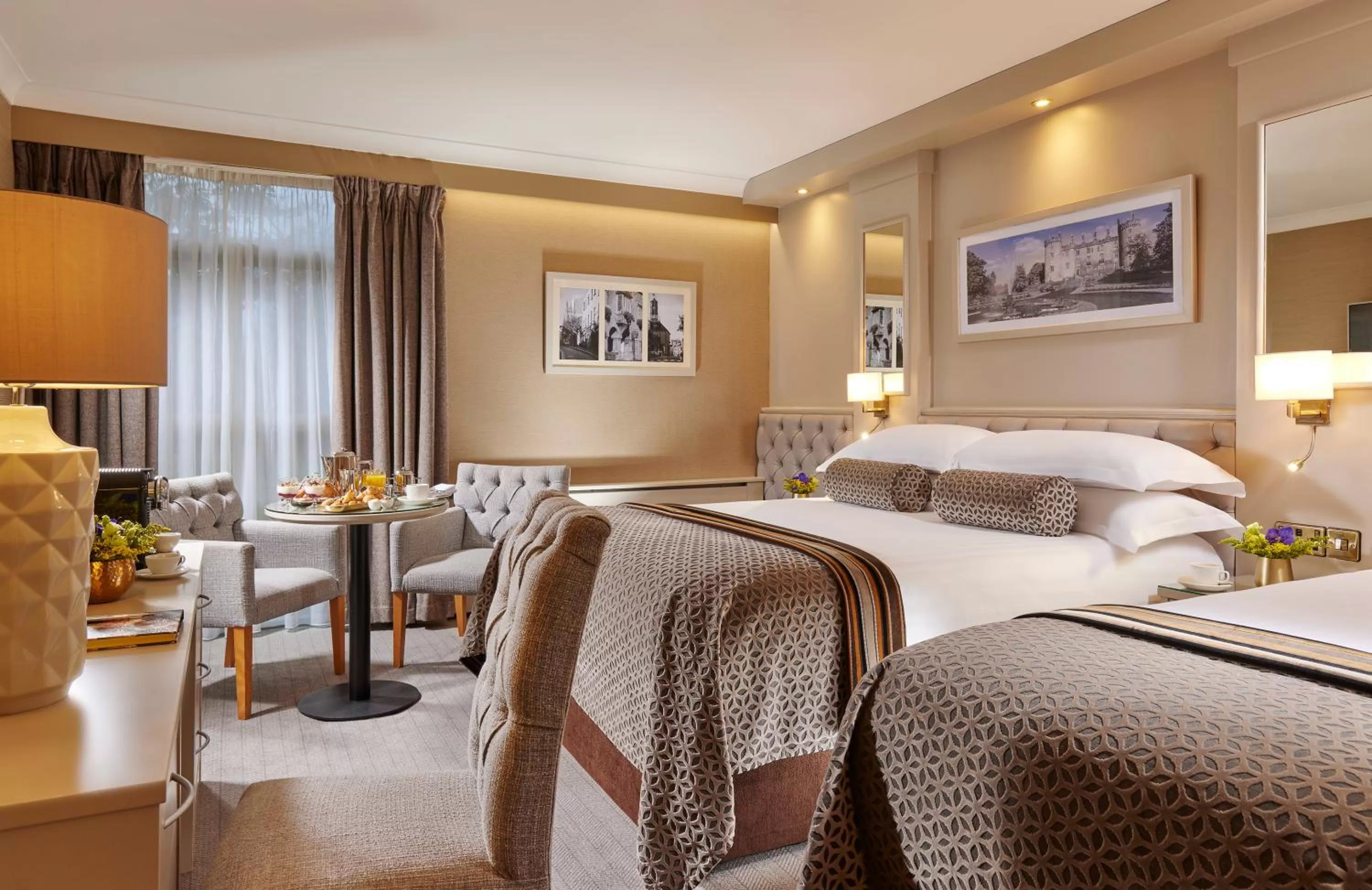 Bedroom, Bed in Newpark Hotel