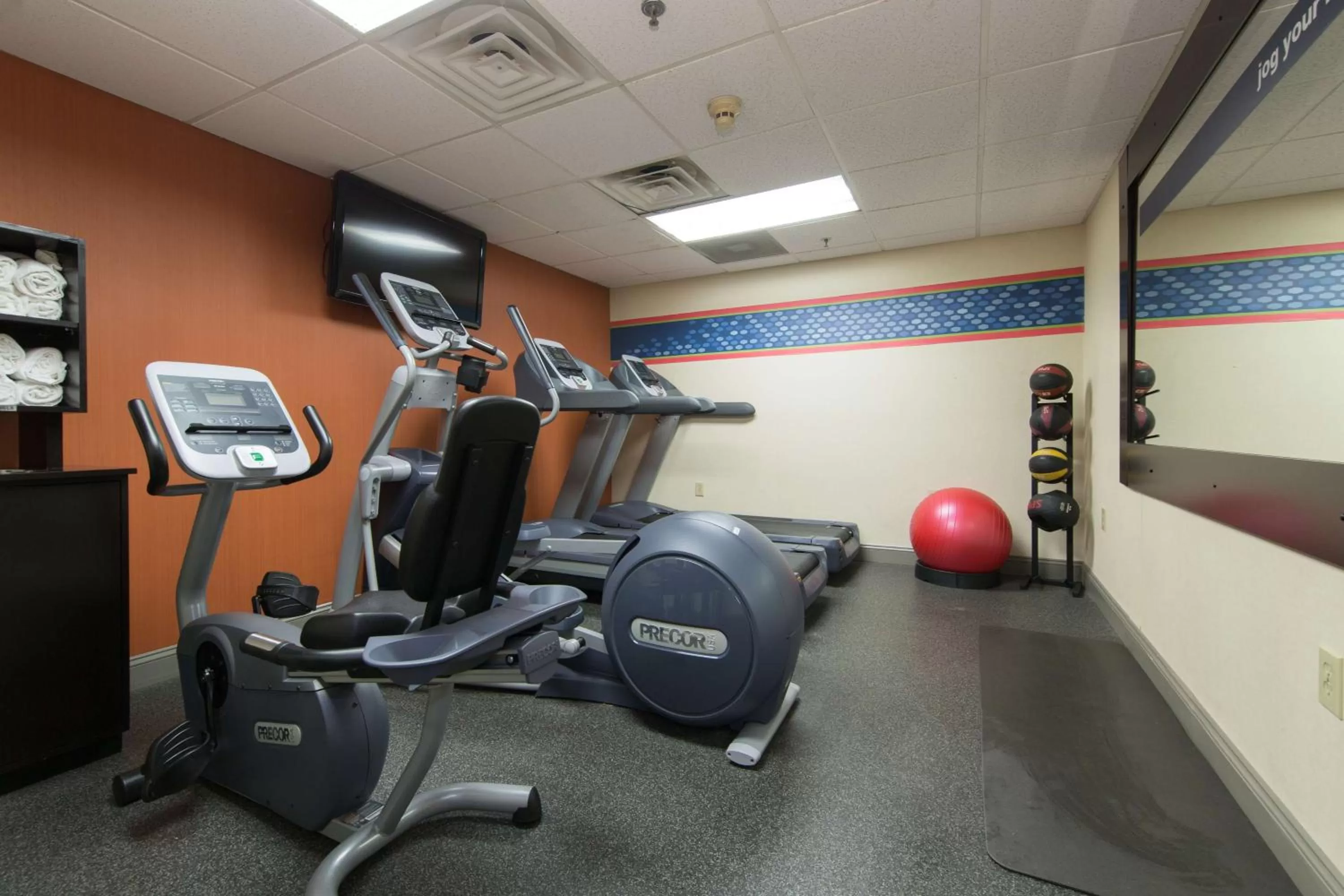 Fitness centre/facilities in Hampton Inn Plymouth Meeting