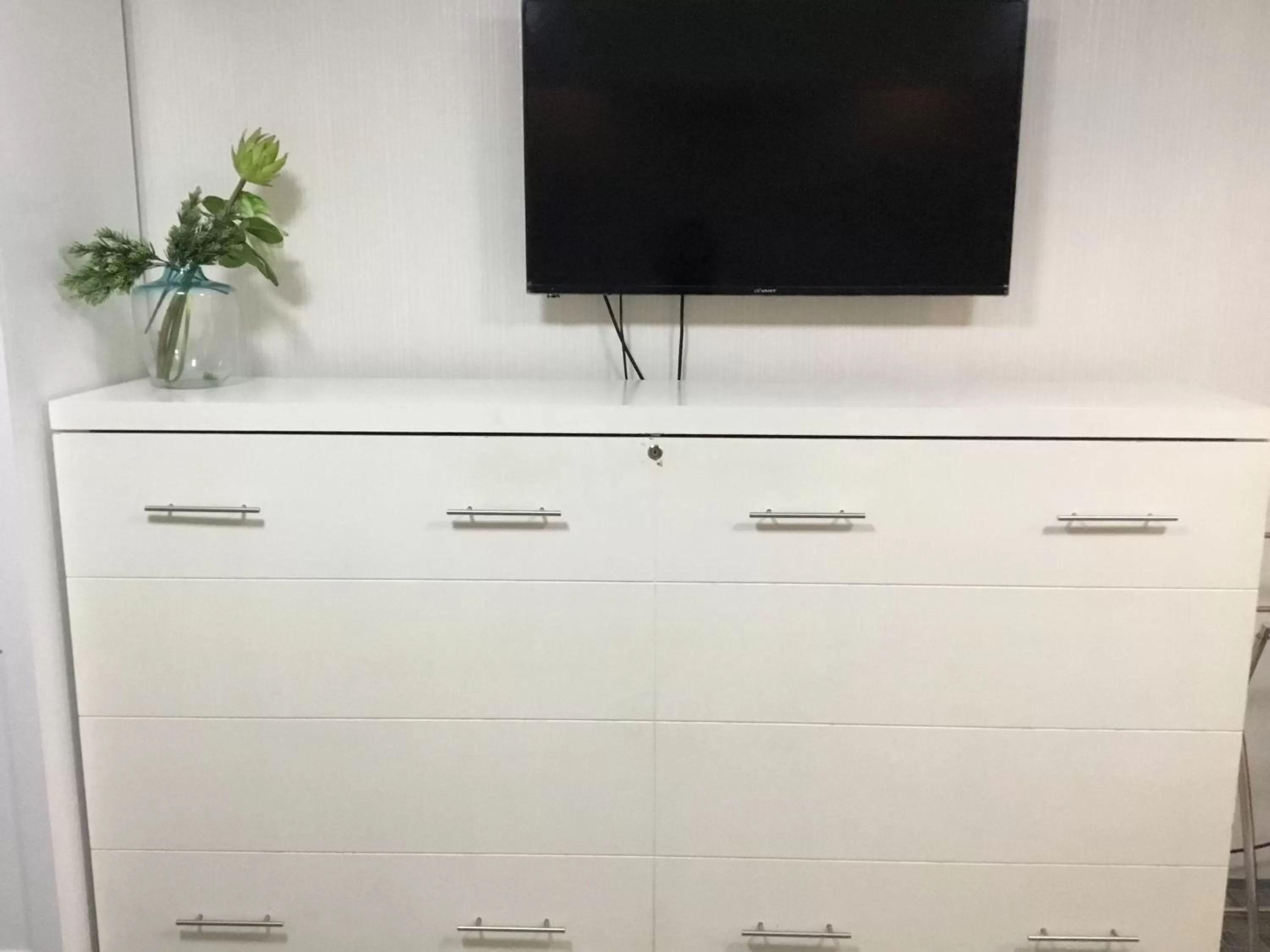 Condo with Free Swimming Pool & Viewing Deck