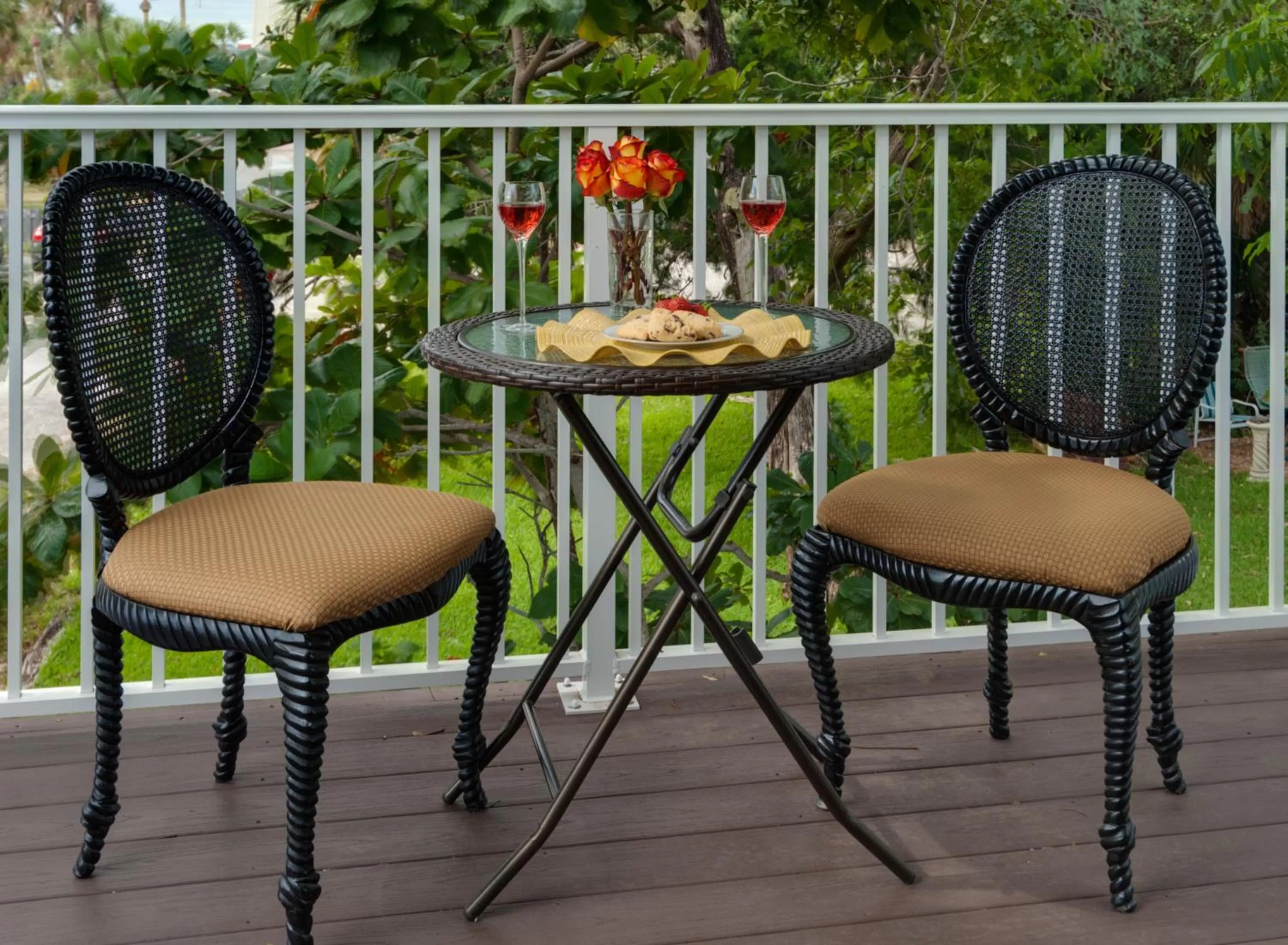Patio, Balcony/Terrace in SeaGlass Inn Bed and Breakfast