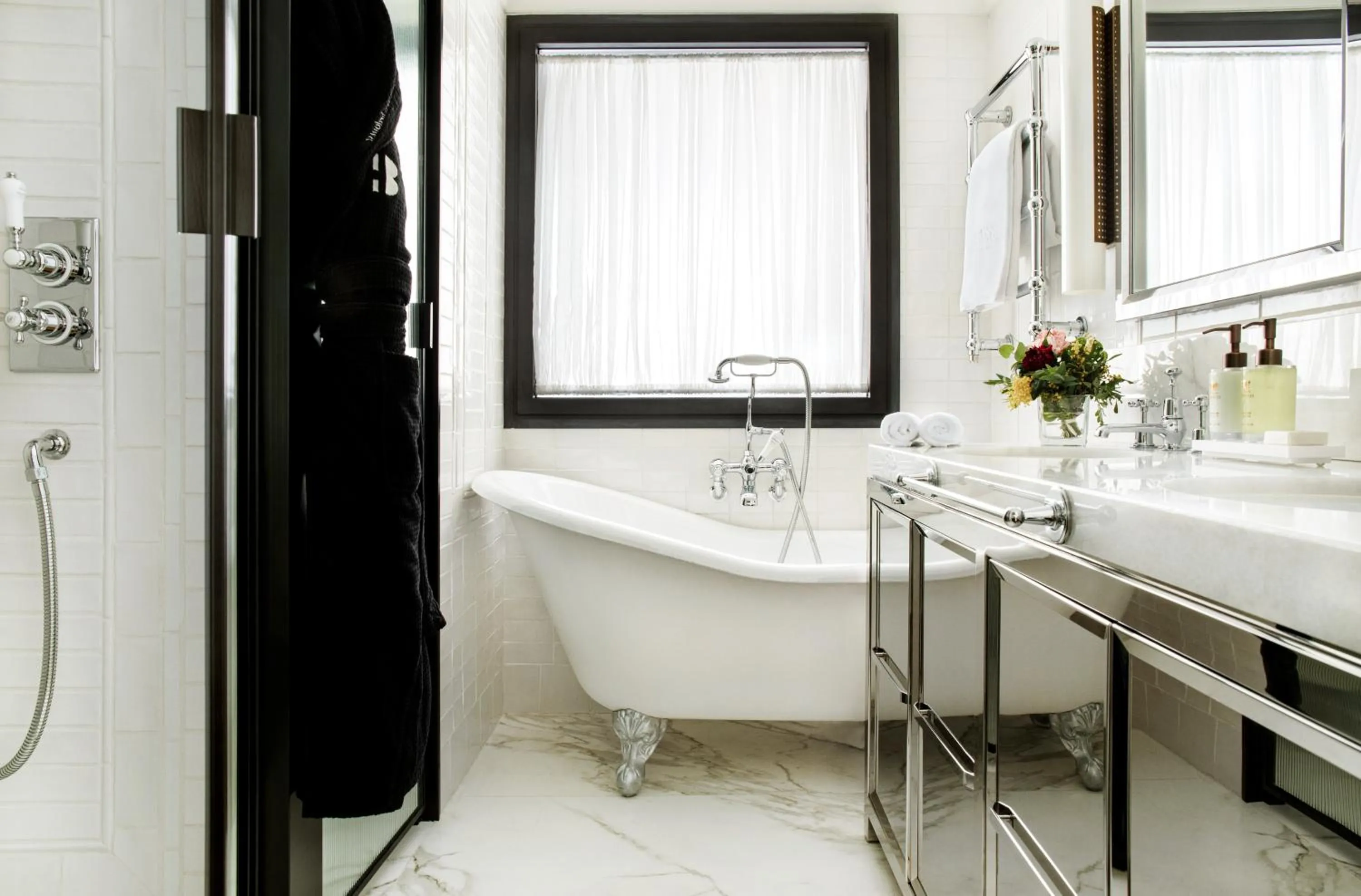 Shower in BLESS Hotel Madrid - The Leading Hotels of the World