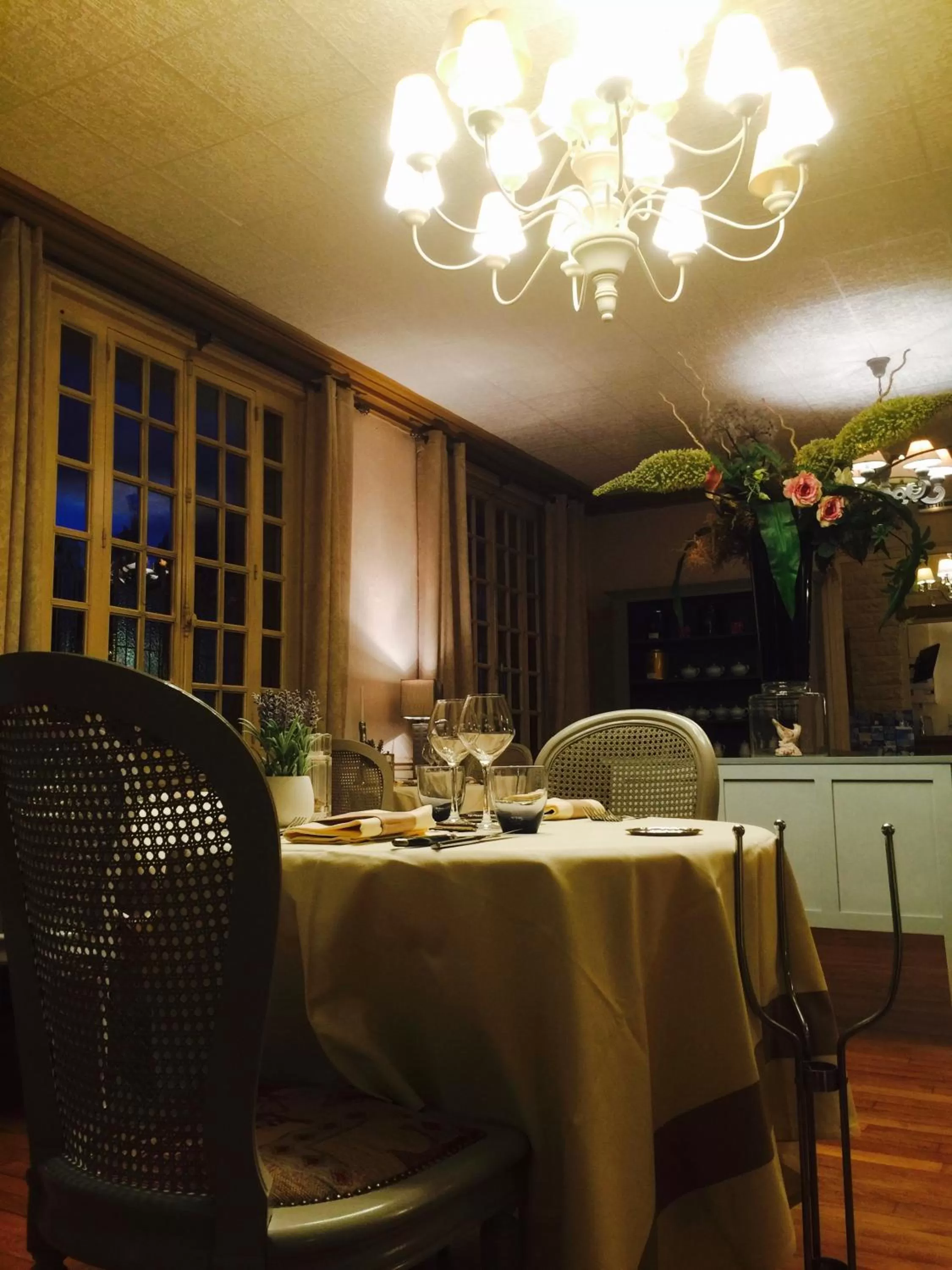 Restaurant/places to eat in Le Cheval Blanc