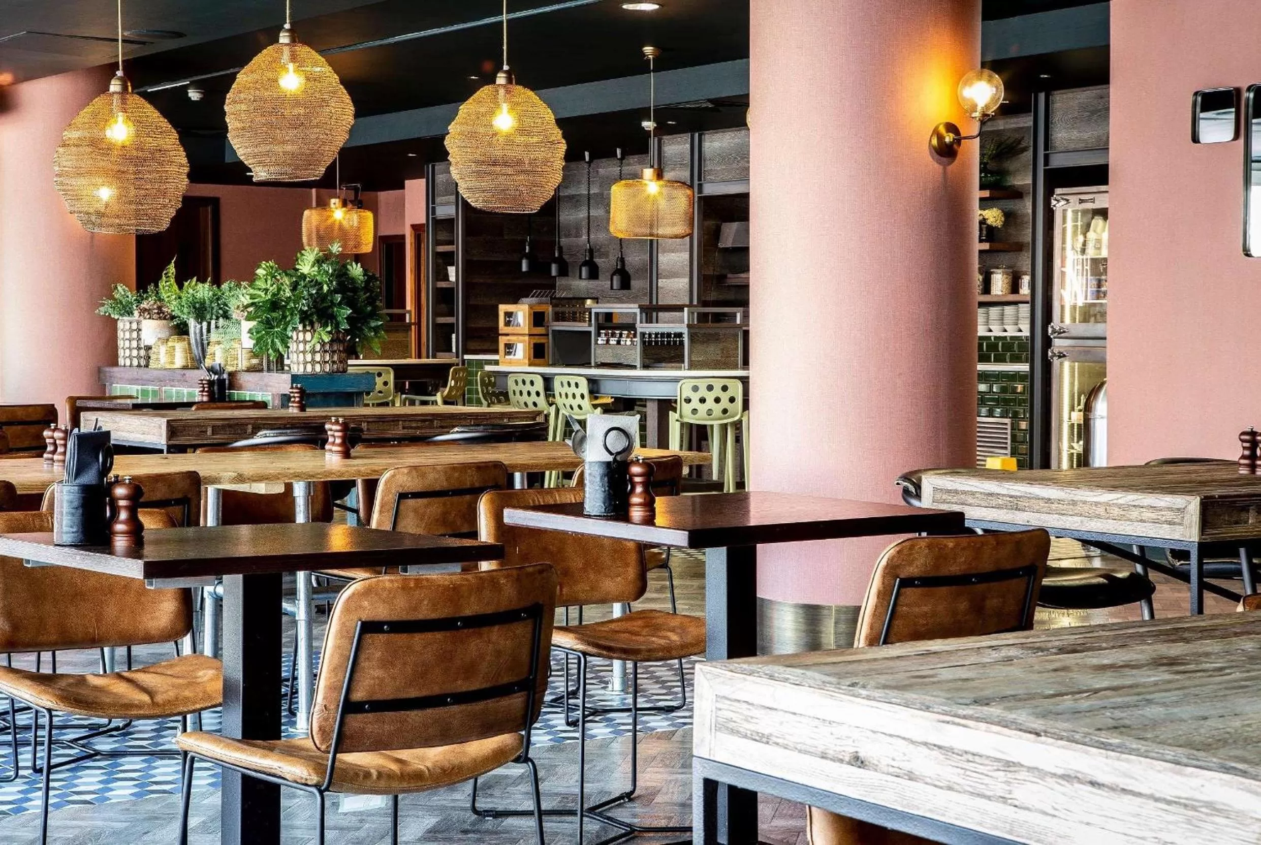 Restaurant/places to eat in Waterfront Southport Hotel