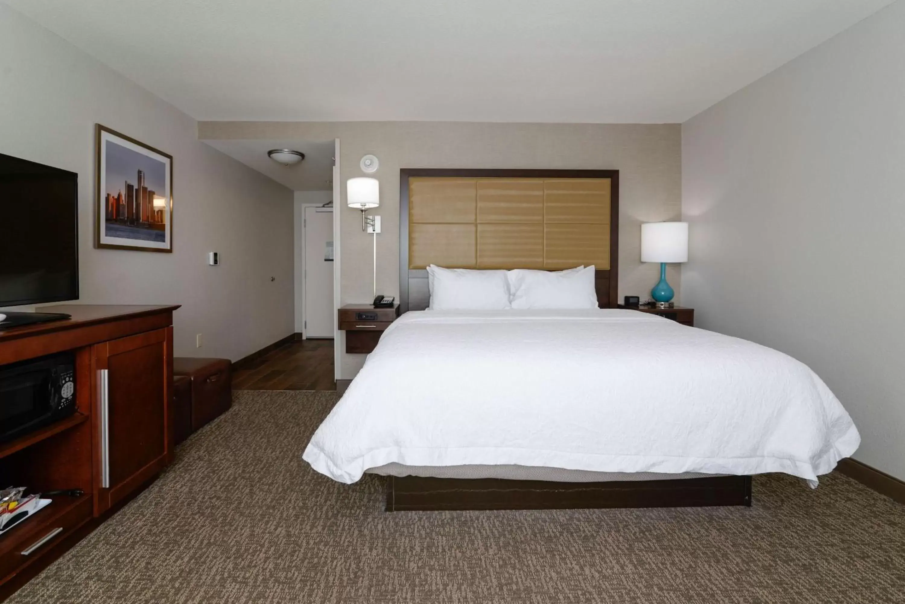 Standard King Room - Non-Smoking in Hampton Inn Brighton Mi Standard King Room - Non-Smoking in Hampton Inn Brighton Mi