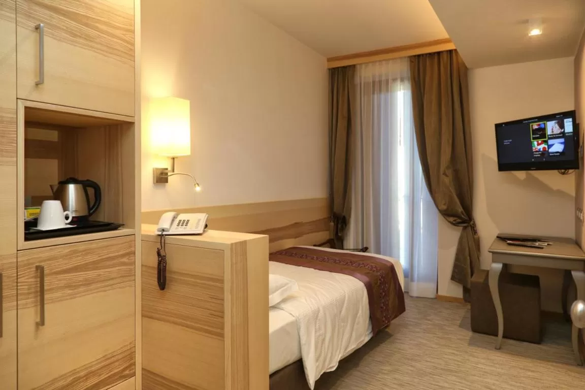 TV and multimedia, Bed in Hotel Garden