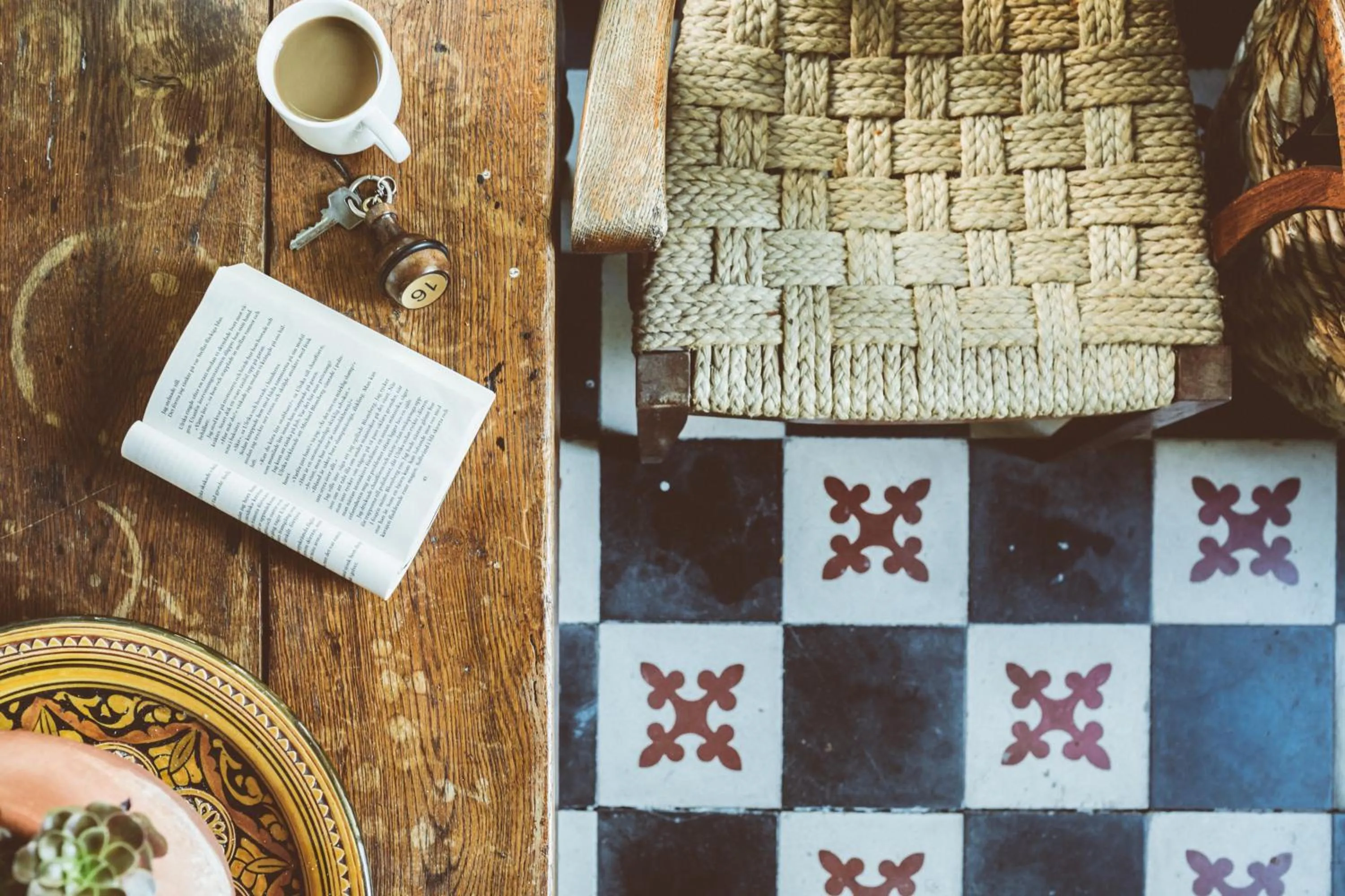 Seating area in Hotel Le Ponteil