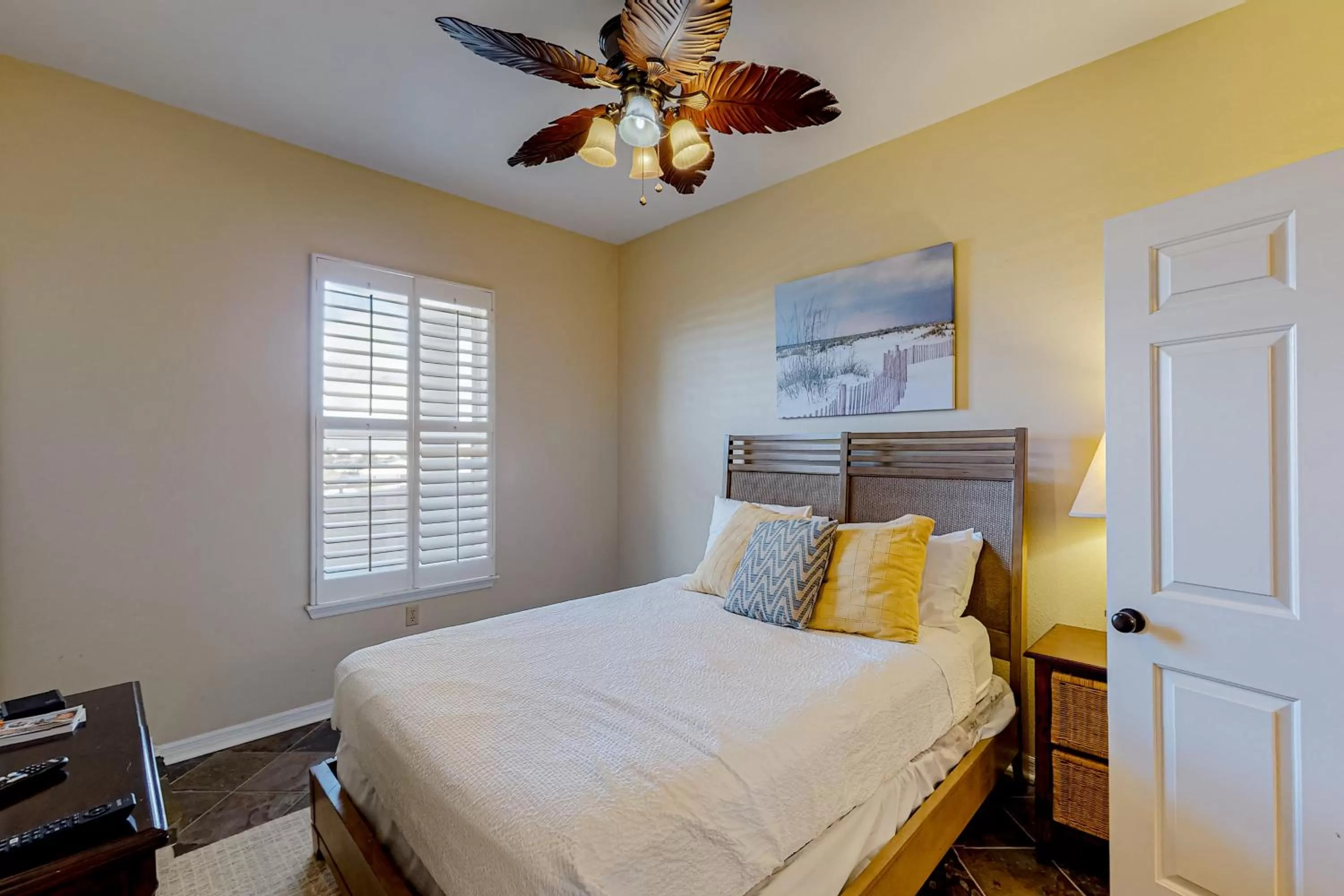 Bed in Spanish Key 304