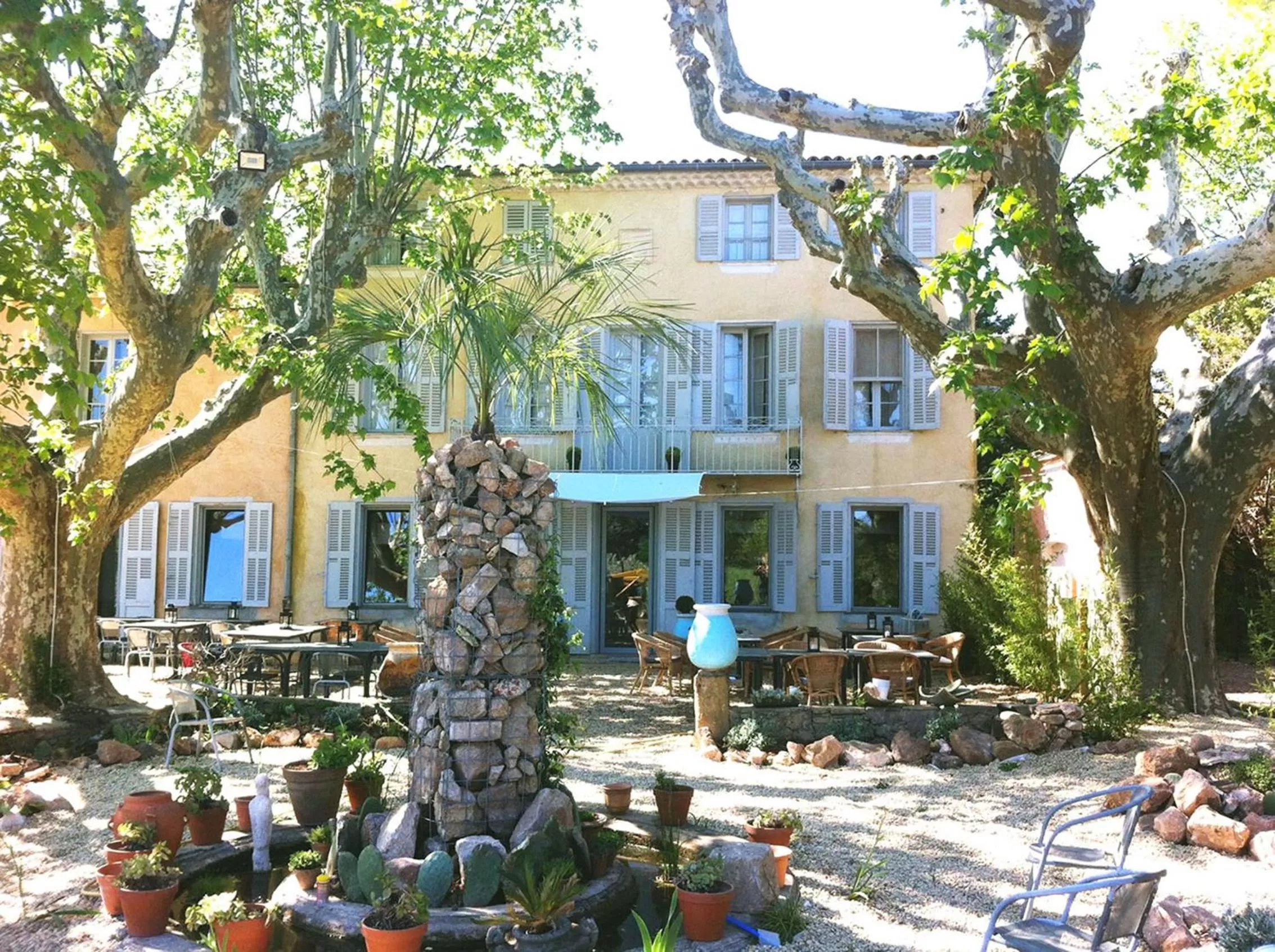 Facade/entrance, Property Building in Domaine Regis Freres