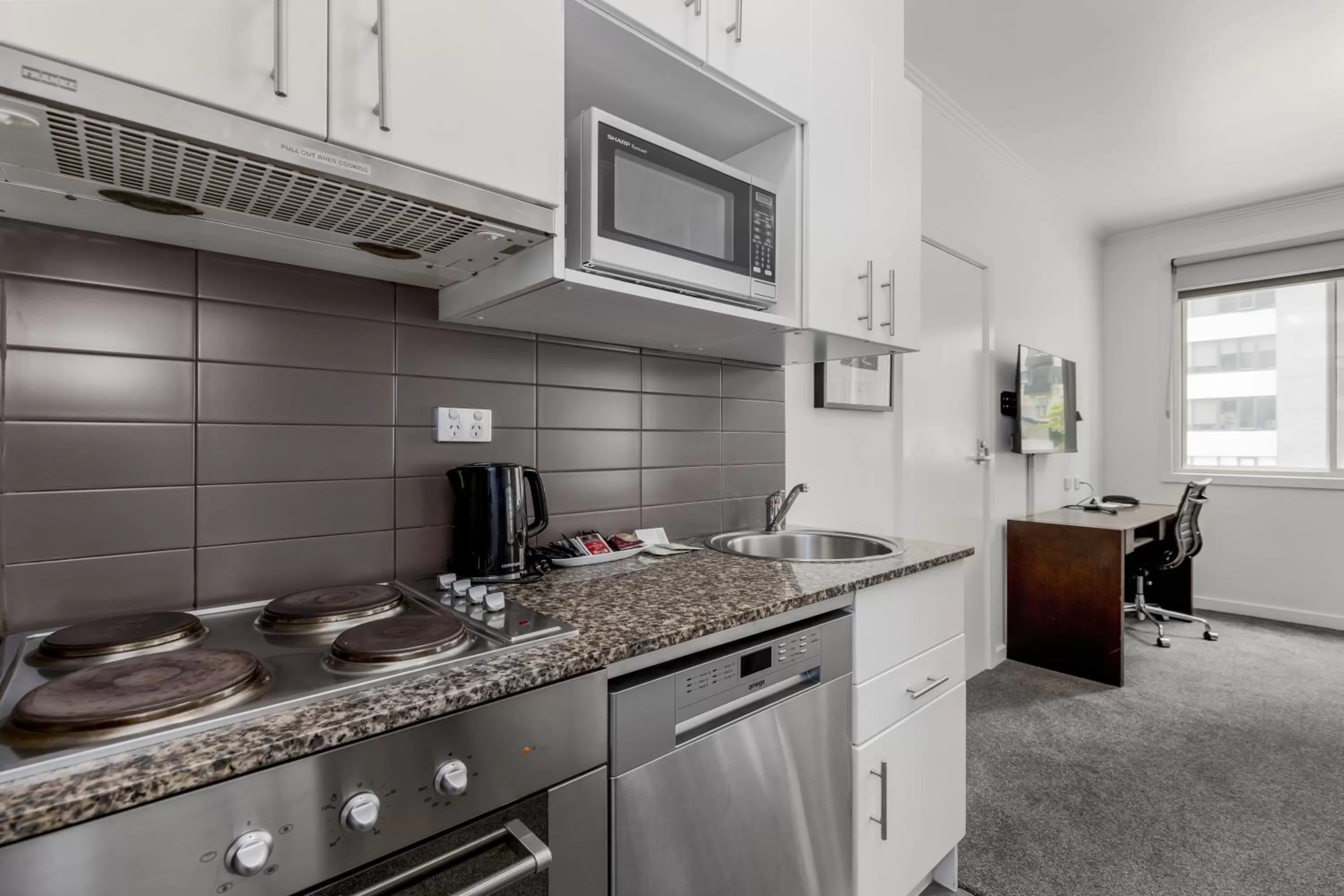 Coffee/tea facilities in Alto Hotel On Bourke