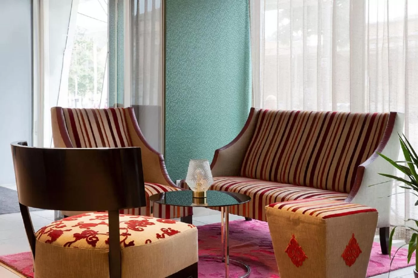 Lounge or bar in Best Western Plus Hôtel Belfort Centre Gare