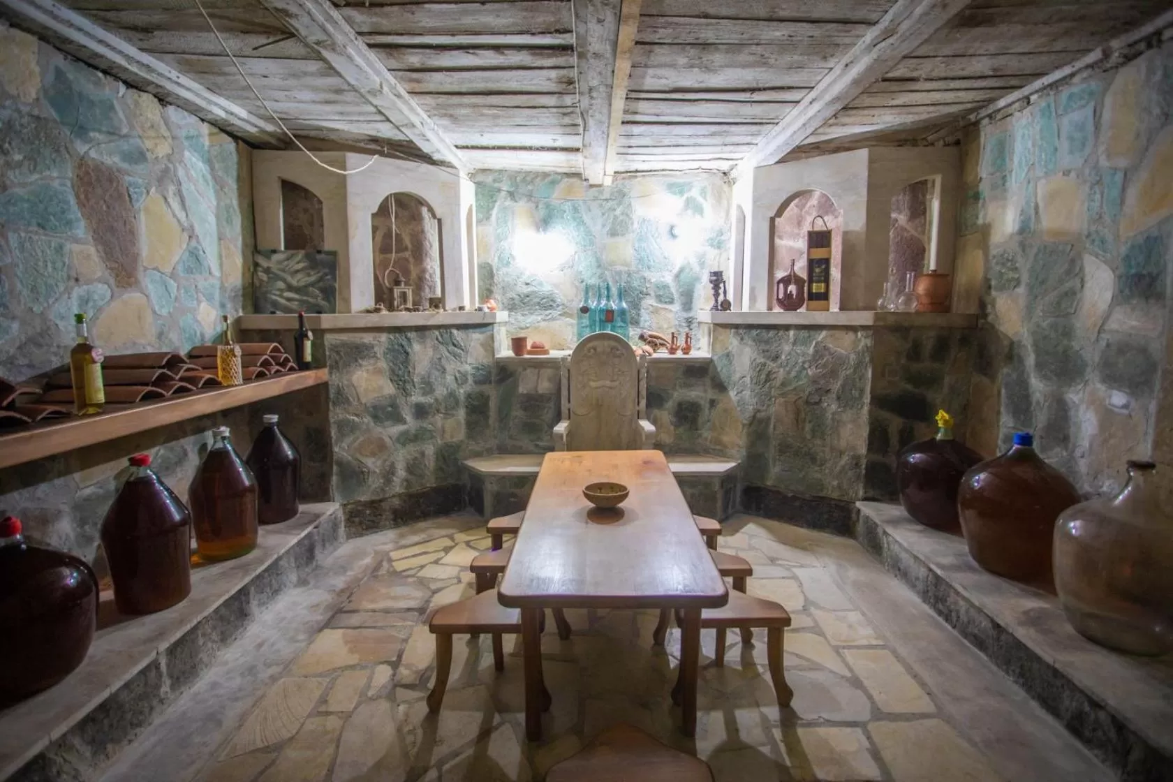 Restaurant/places to eat in Hotel Paradise Road