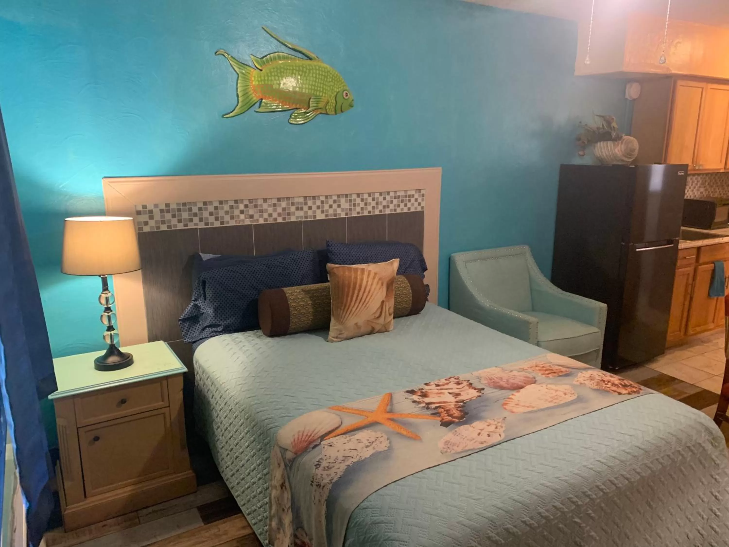 Bed in Michaels Siesta Studios