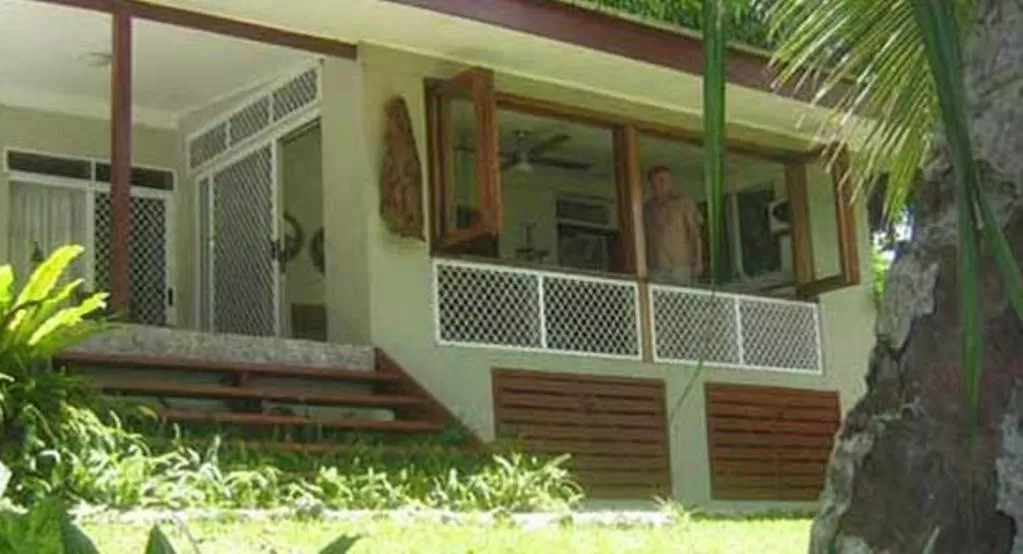 Facade/entrance in Seachange Lodge