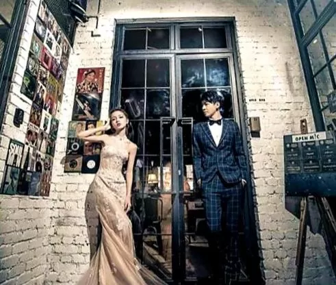 People in Kim Haus Loft