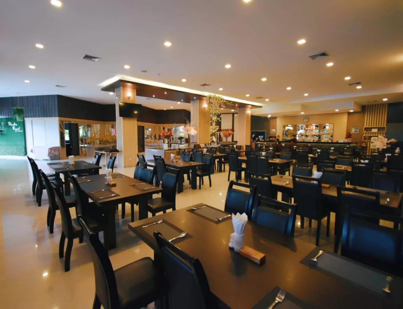 Restaurant/places to eat in Eastpana Hotel - SHA Extra Plus