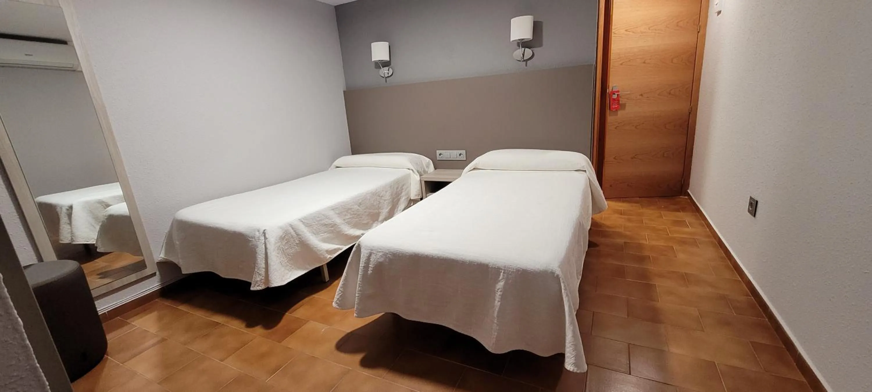 Photo of the whole room, Bed in Hotel Meson de L’Ainsa