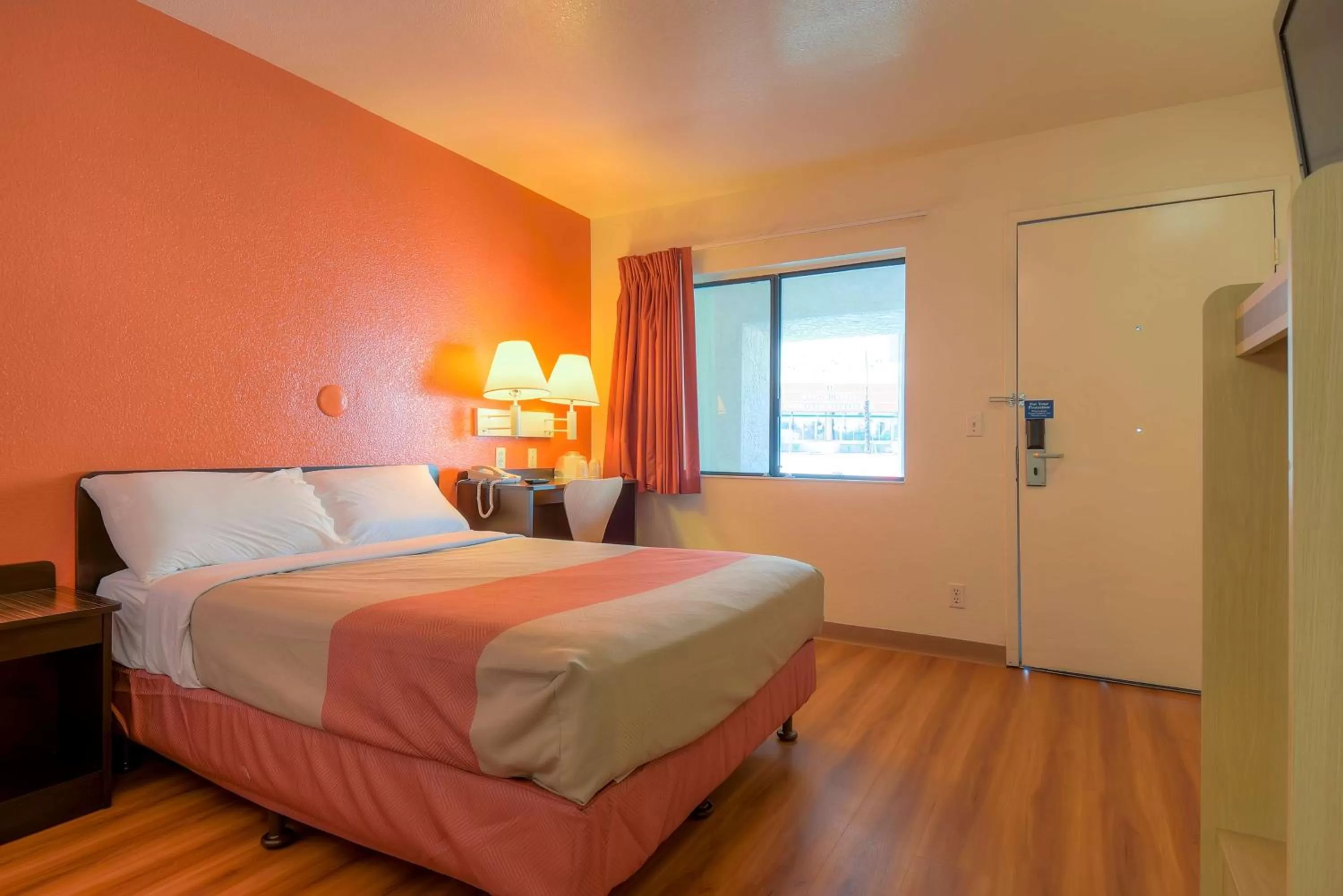 Bedroom, Bed in Motel 6-Palm Springs, CA - Downtown