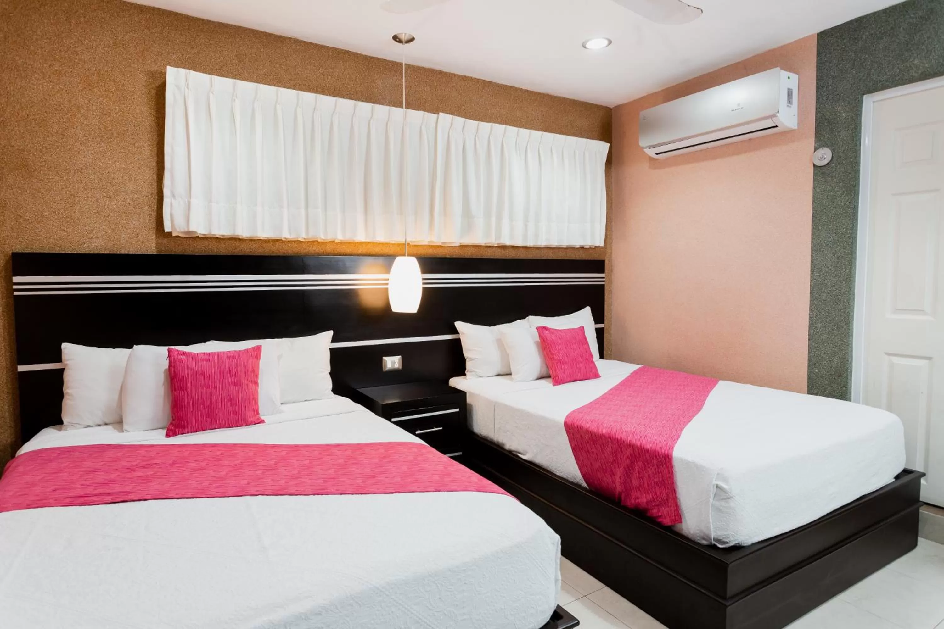 Bed in Hotel & Suites Country Valladolid