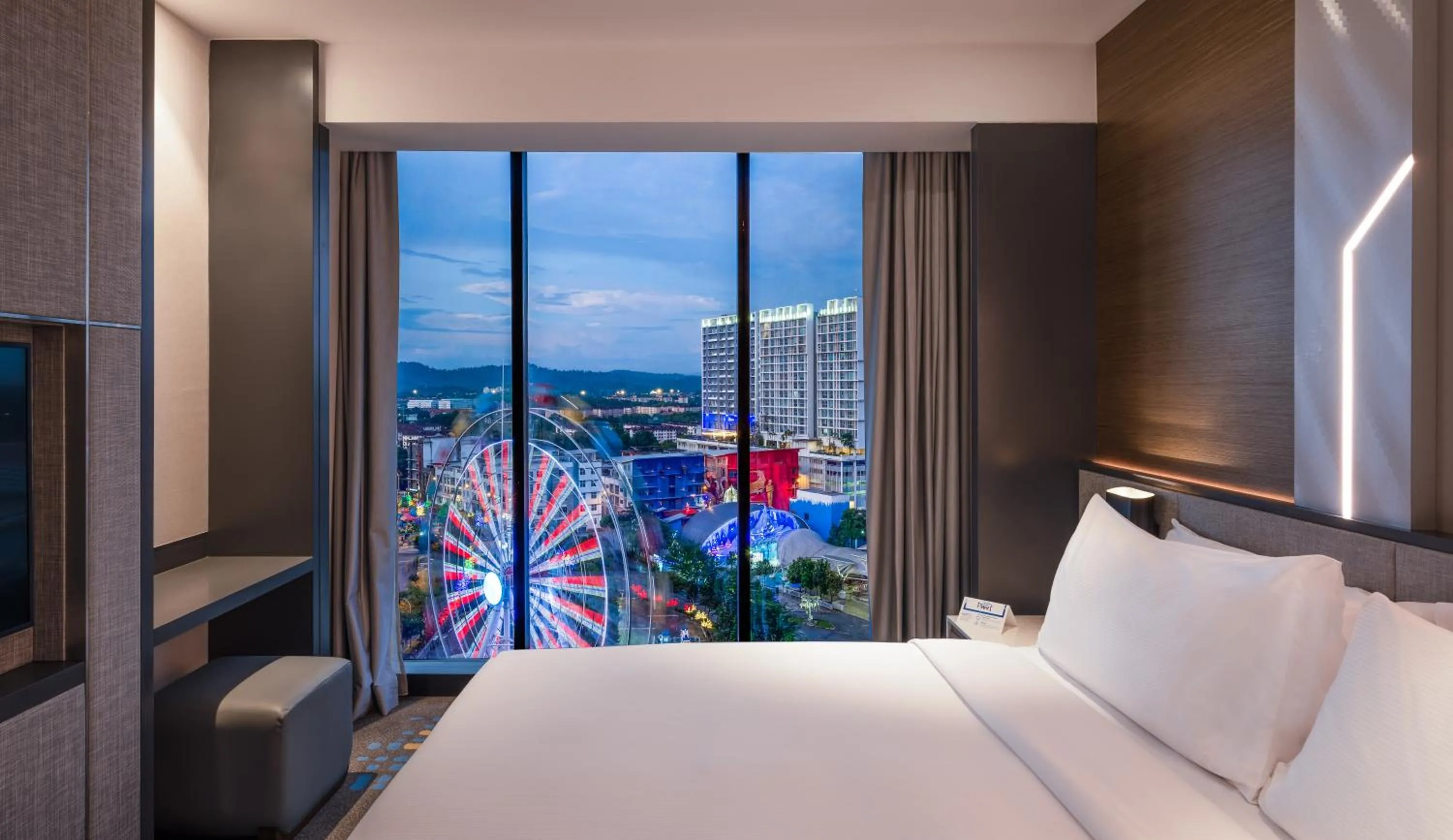 Nearby landmark, Bed in Doubletree By Hilton Shah Alam I-City