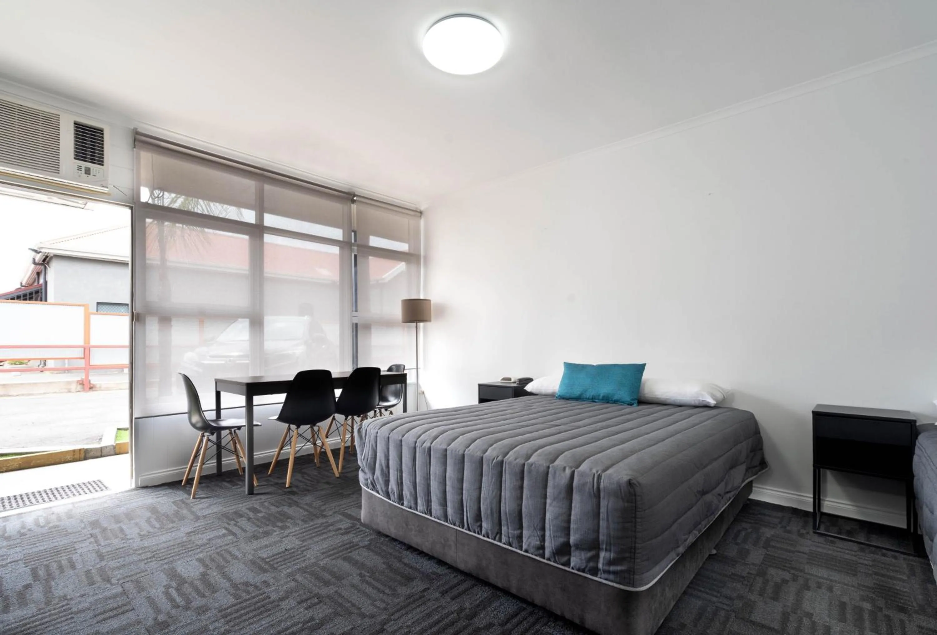 Bedroom, Bed in City West Motel