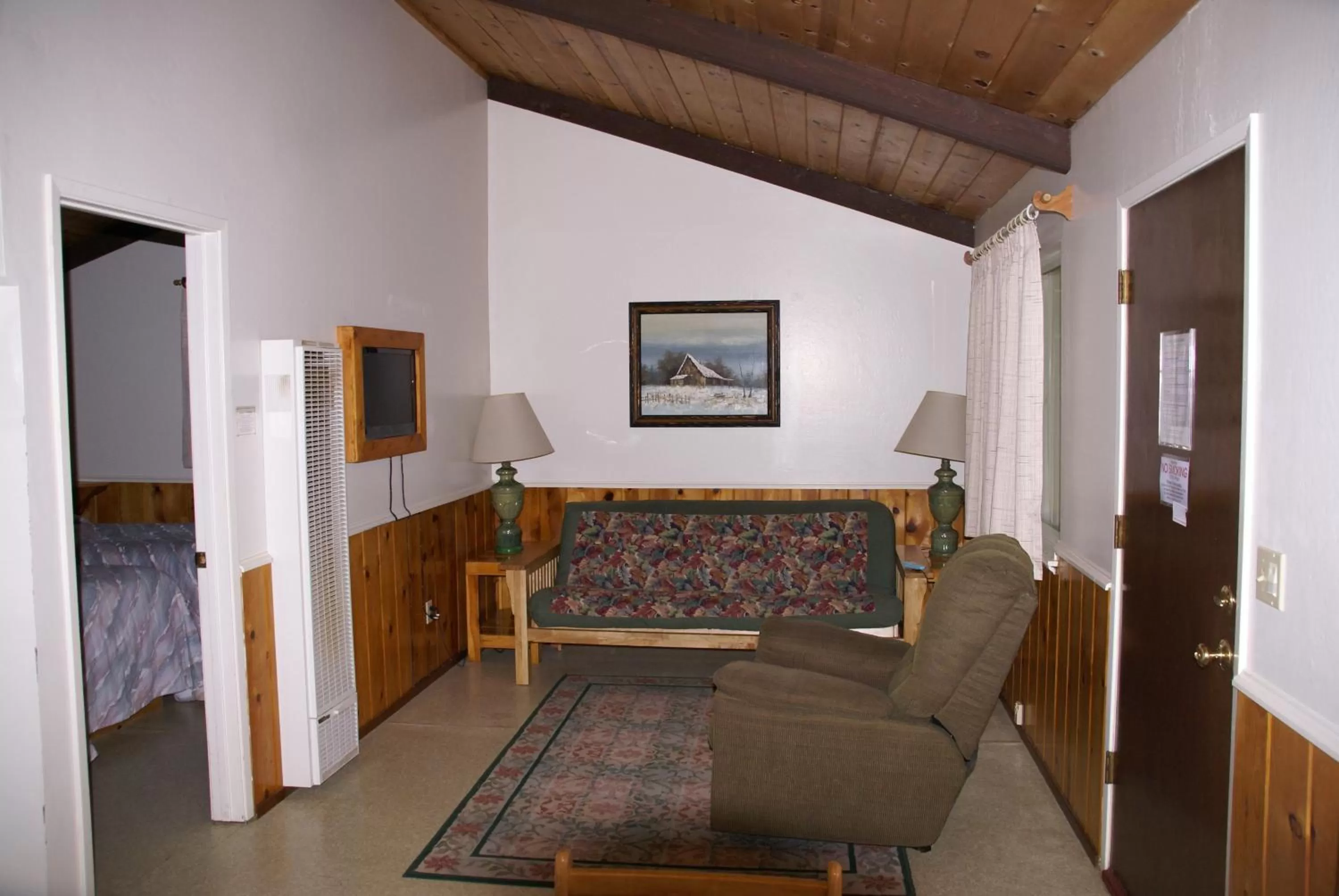 Living room, Seating Area in Fern River Resort