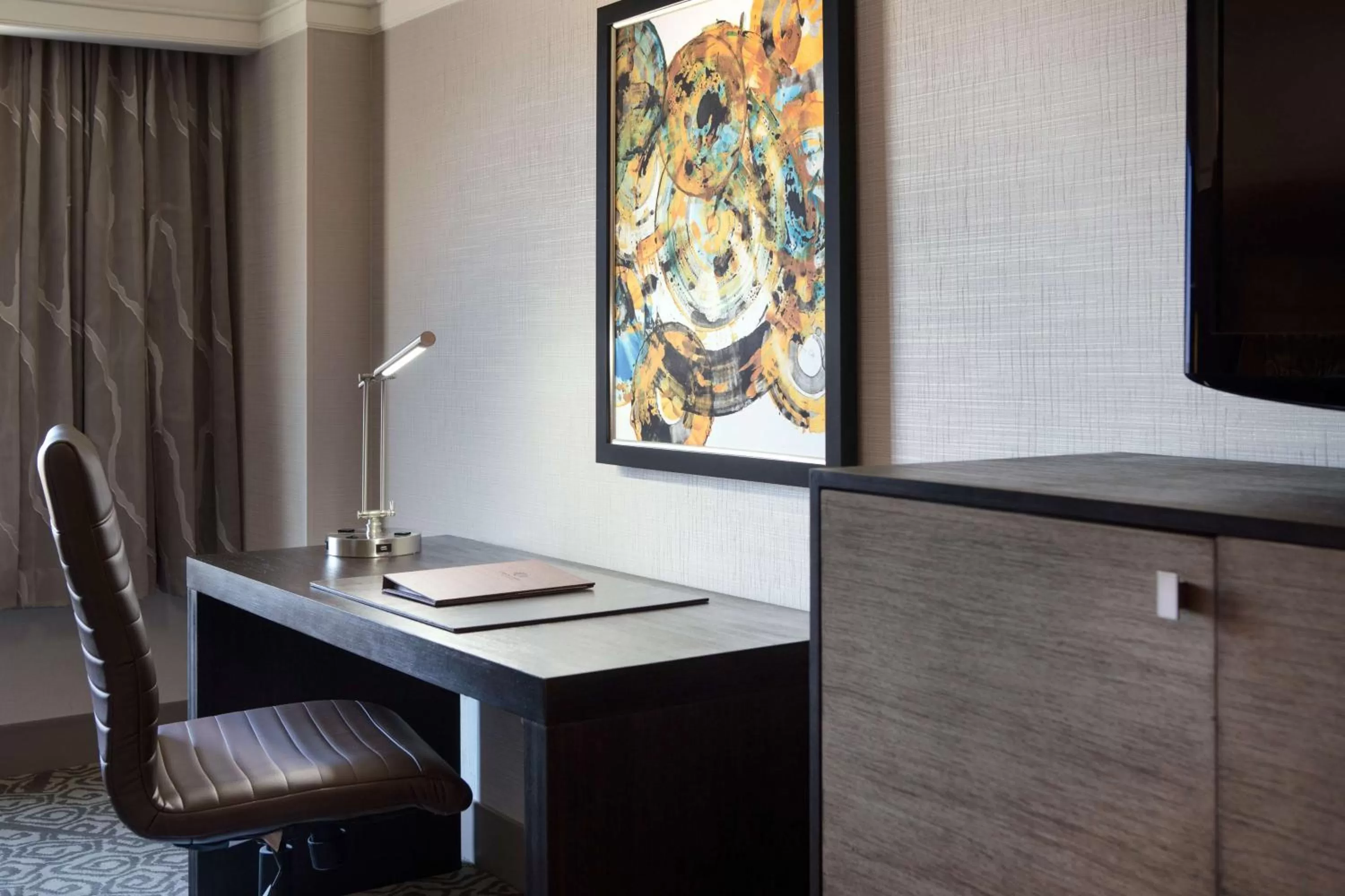 Coffee/tea facilities in DoubleTree by Hilton San Francisco Airport North Bayfront