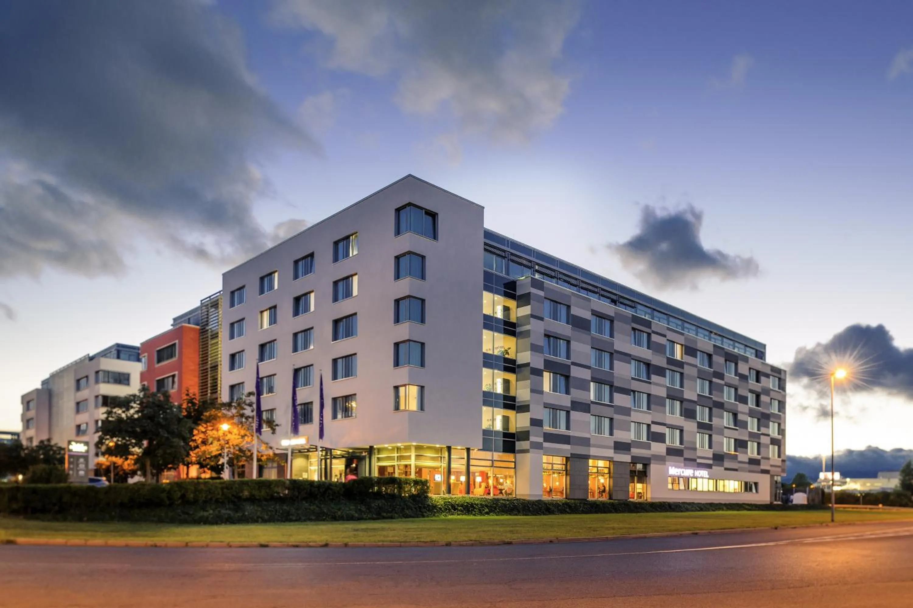 Property building in Mercure Hotel Frankfurt Eschborn Helfmann-Park