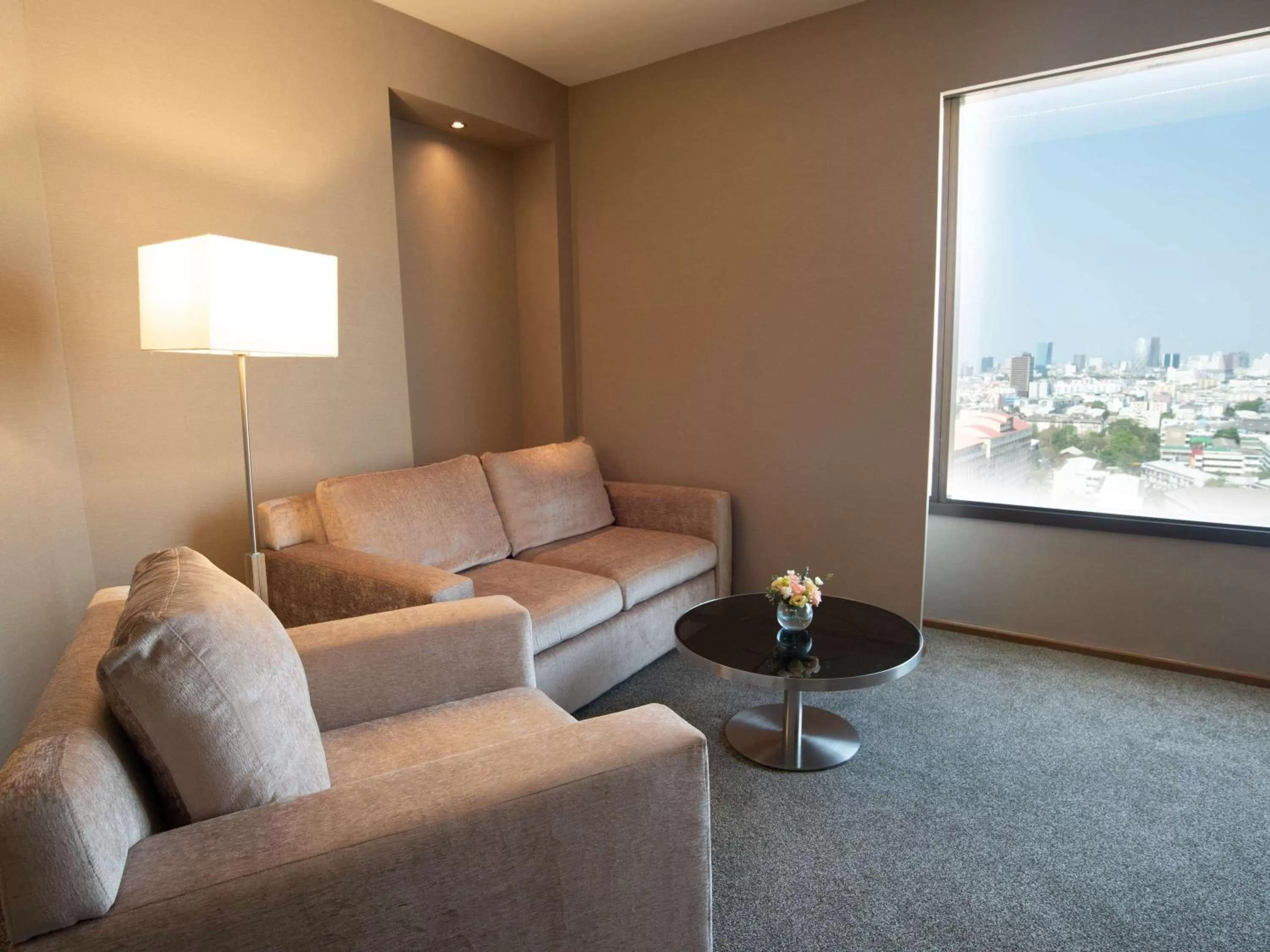 Photo of the whole room in Swissotel Bangkok Ratchada