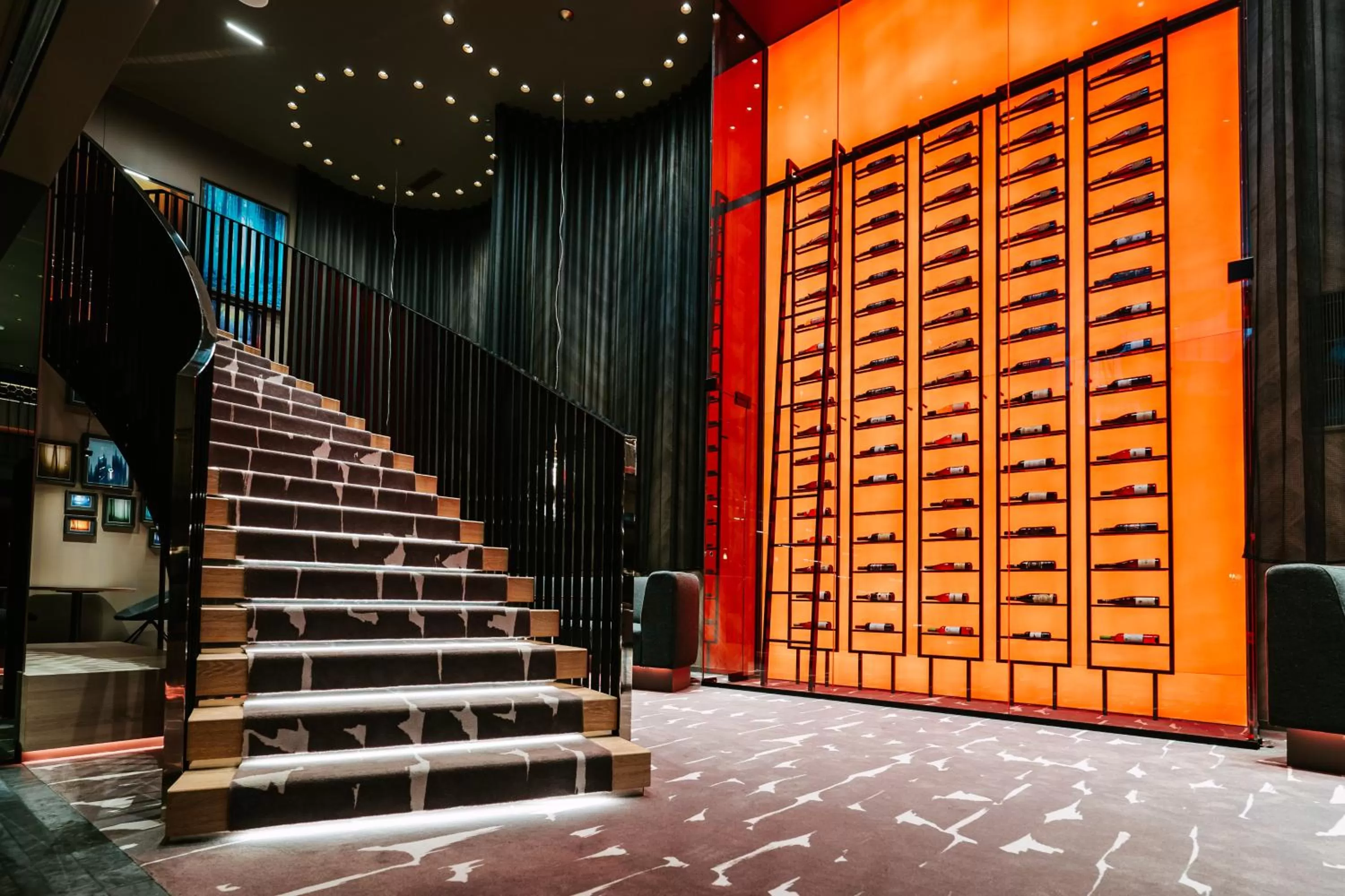 Restaurant/places to eat in Tallink City Hotel