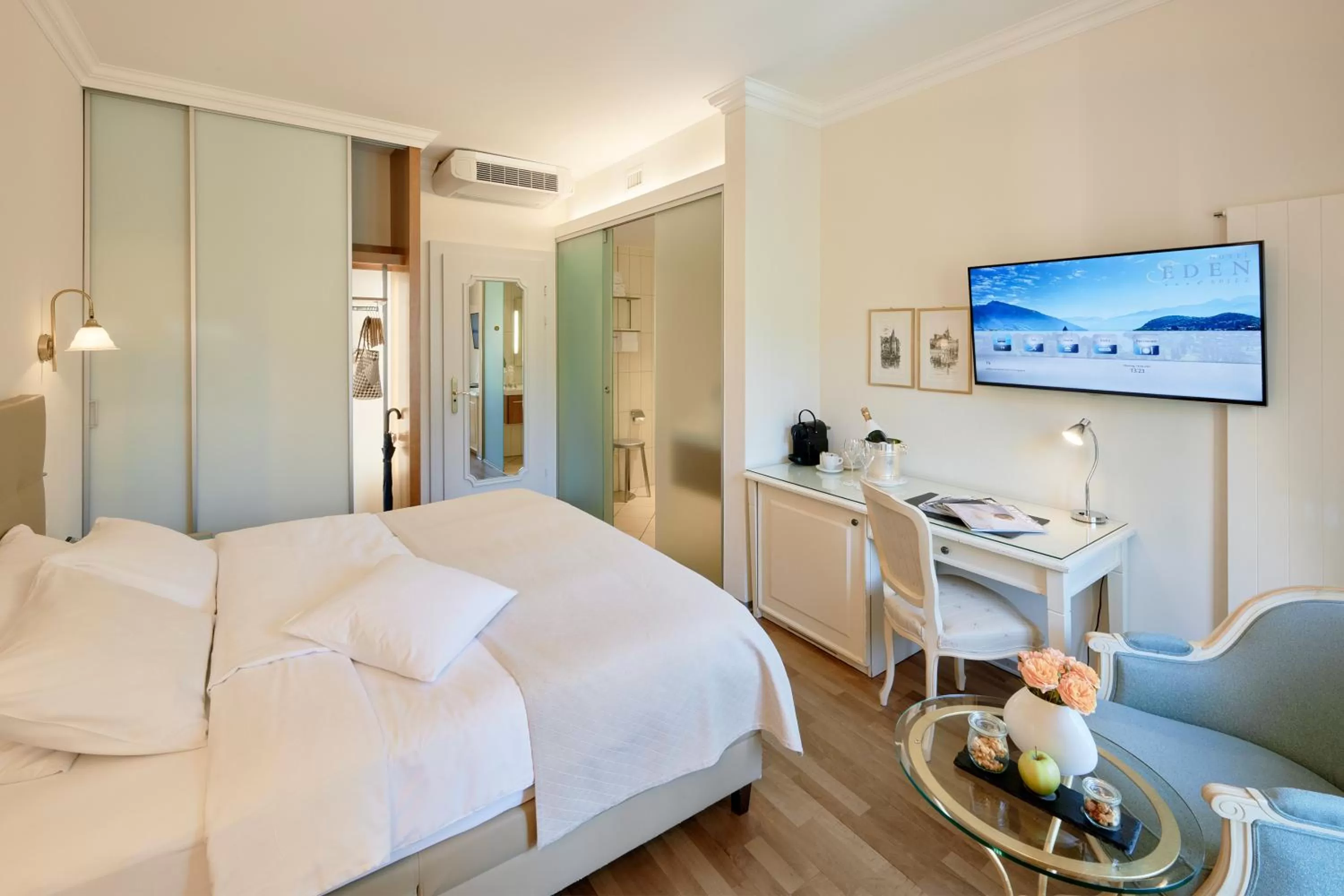 Bed in Hotel Eden Spiez