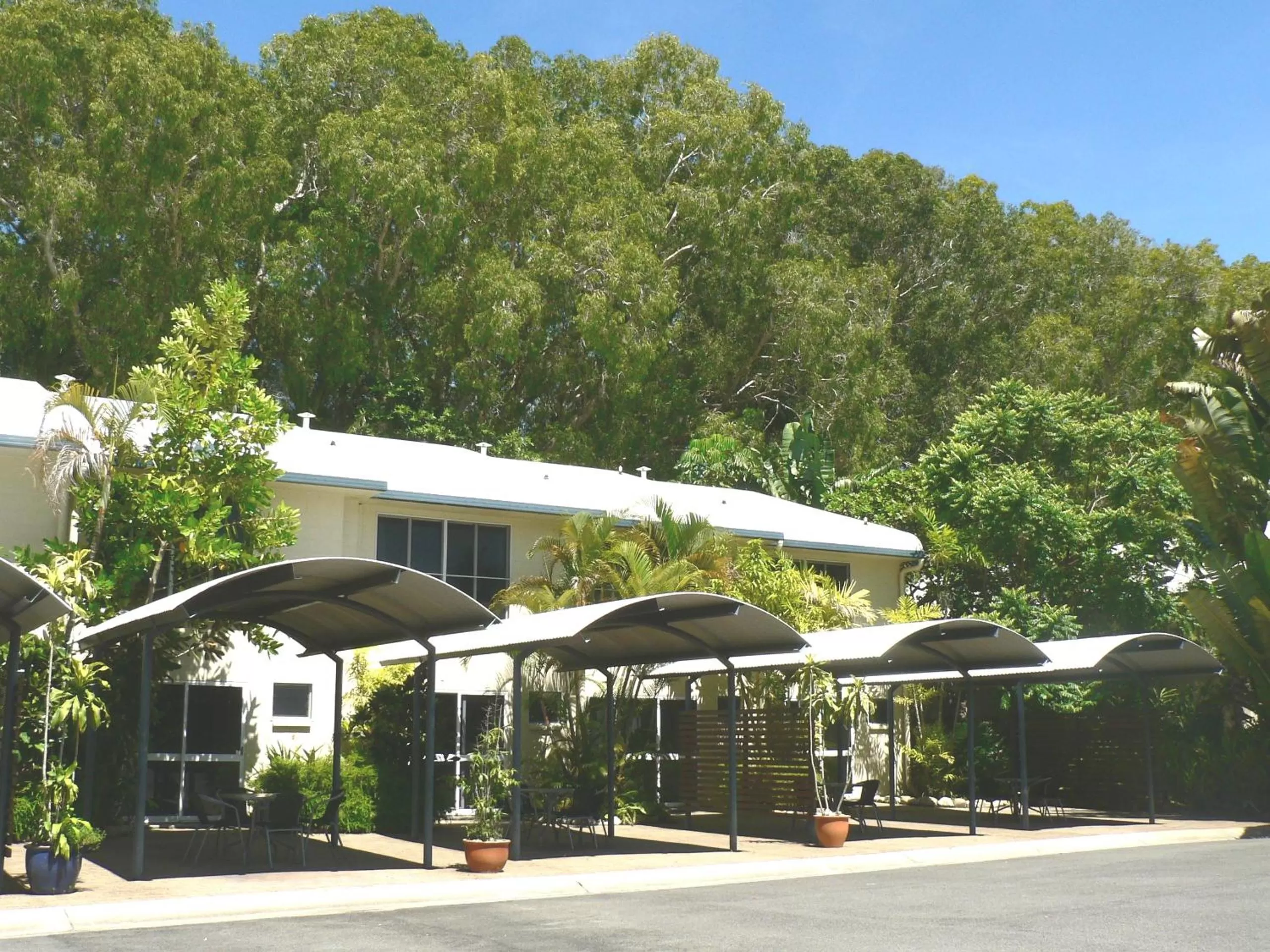 Facade/entrance in Mango Tree Holiday Apartments