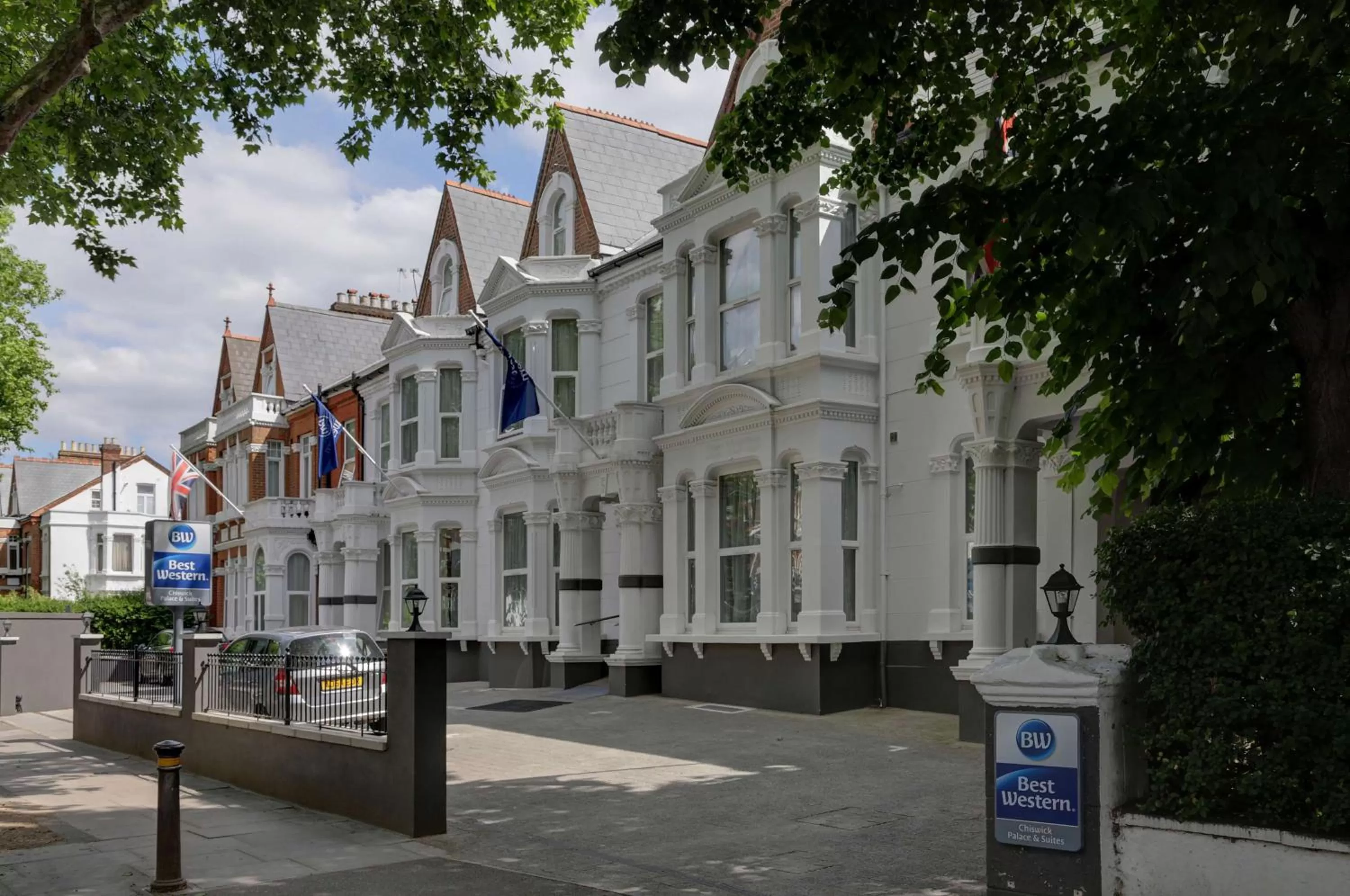 Property building in Best Western Chiswick Palace & Suites London