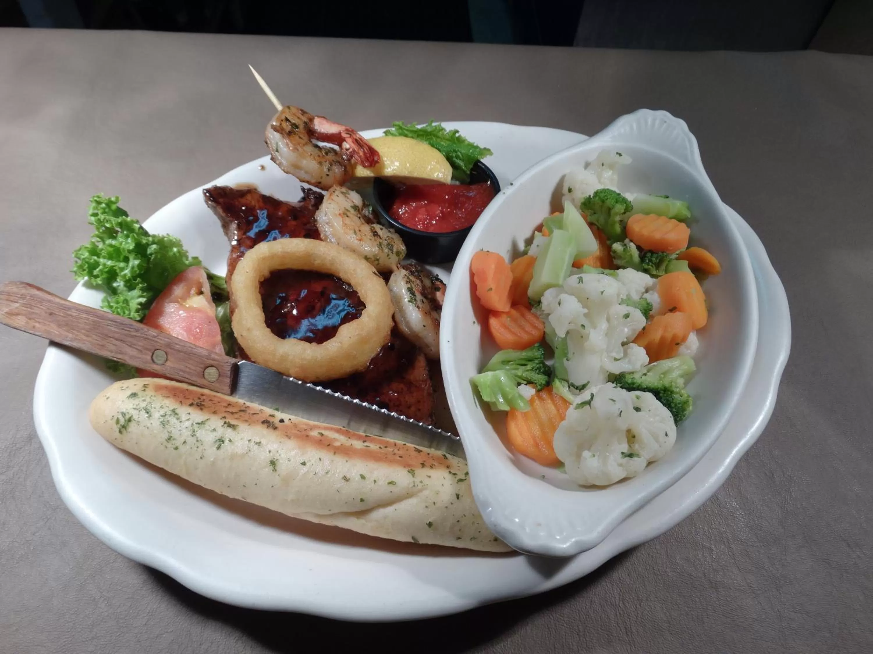 Restaurant/places to eat, Food in Buckhorn Resort