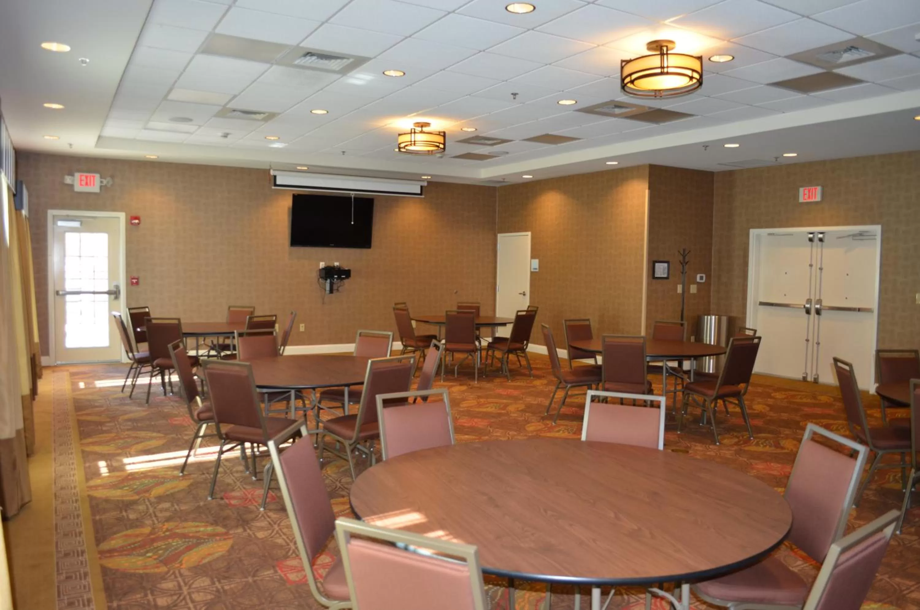 Meeting/conference room in Holiday Inn Express & Suites - Smithfield/Selma by IHG