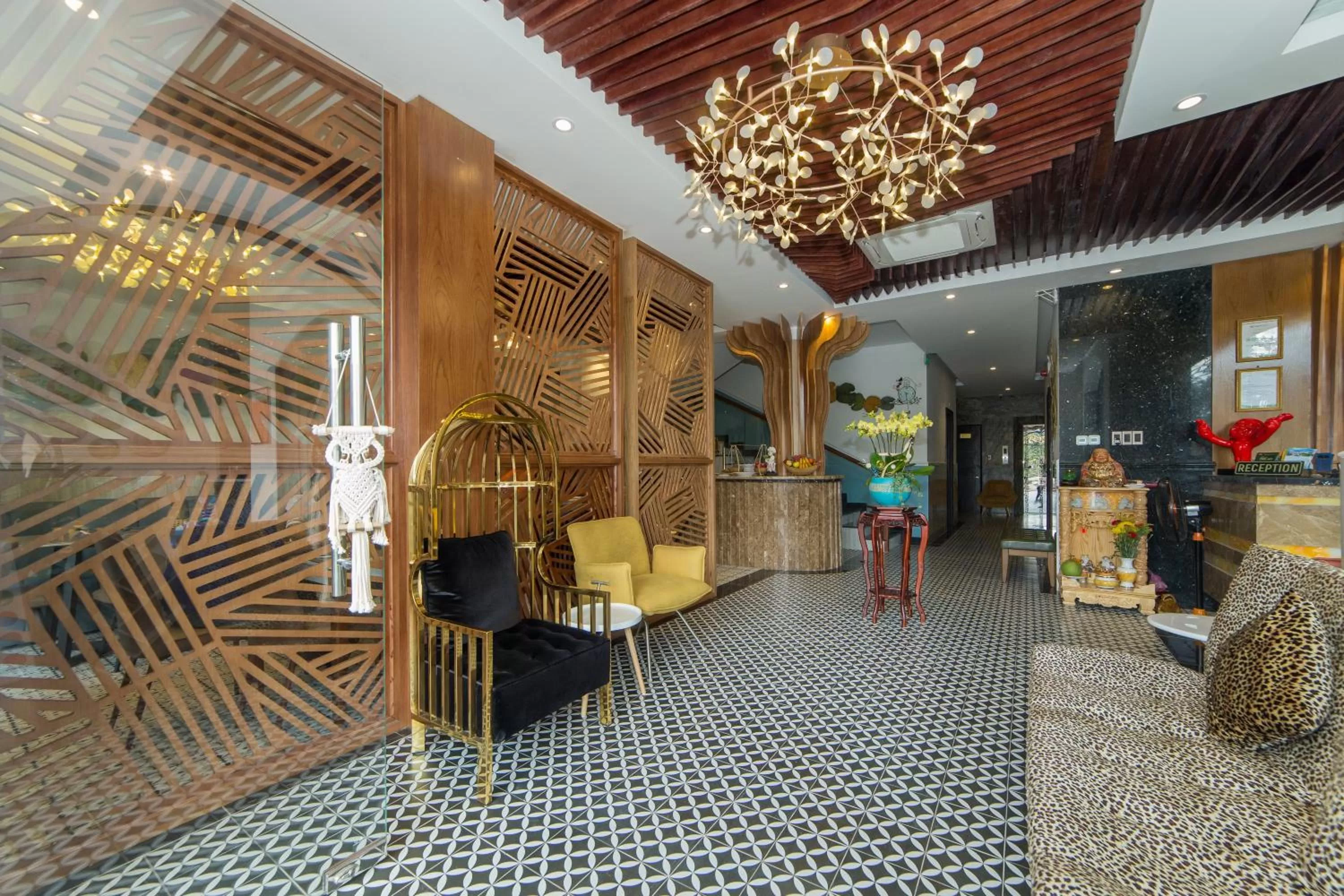 Lobby or reception in Hoang Trinh Hotel