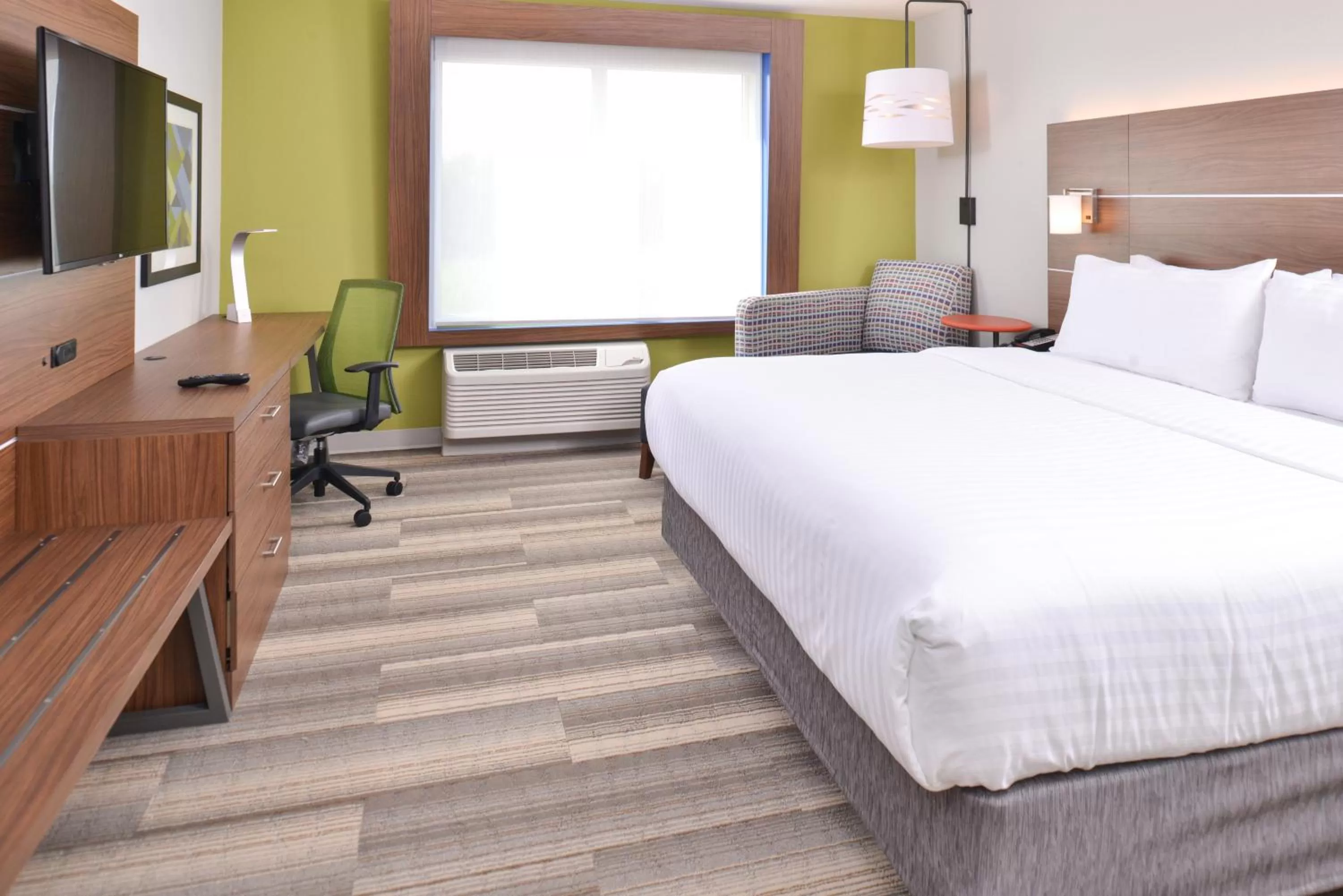 Photo of the whole room, Bed in Holiday Inn Express & Suites Omaha Airport by IHG