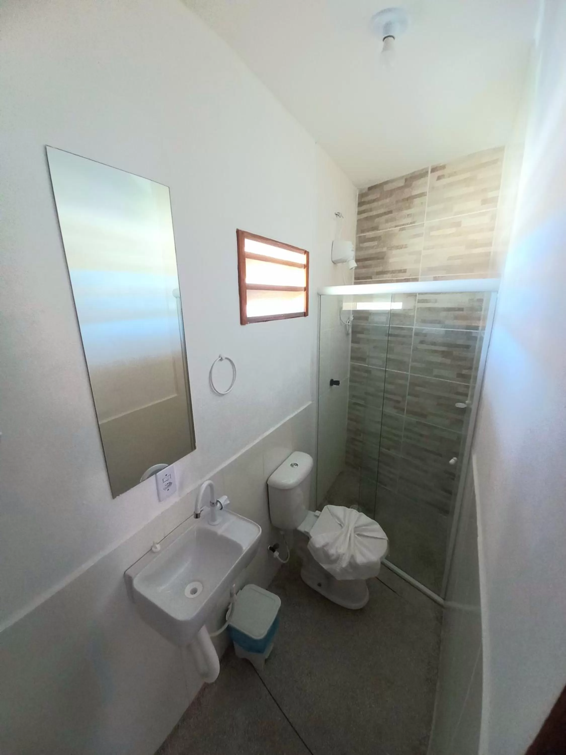 Shower, Bathroom in Pousada Ventos e Velas