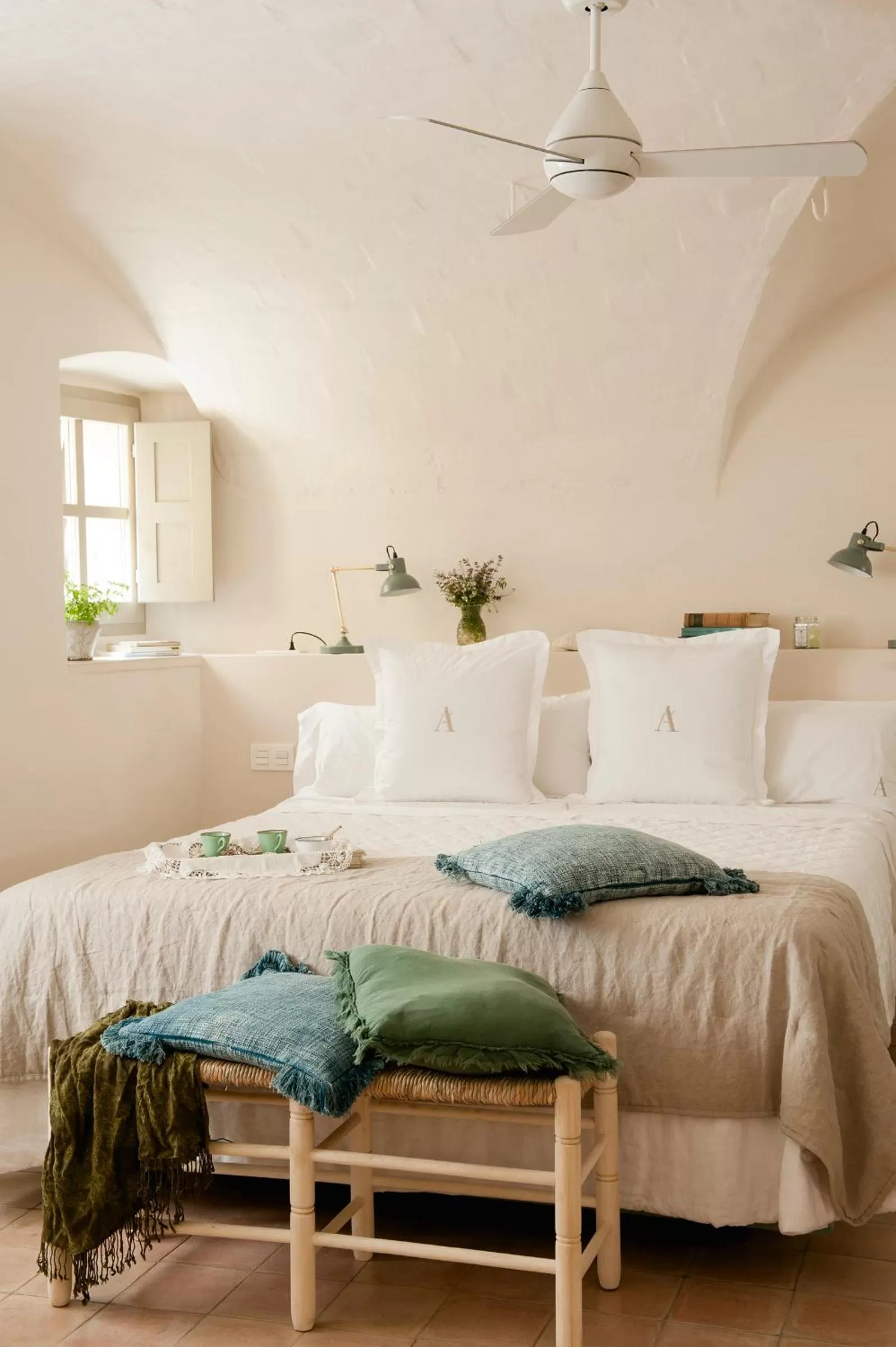 Bed in Arkhé Hotel Boutique Pals