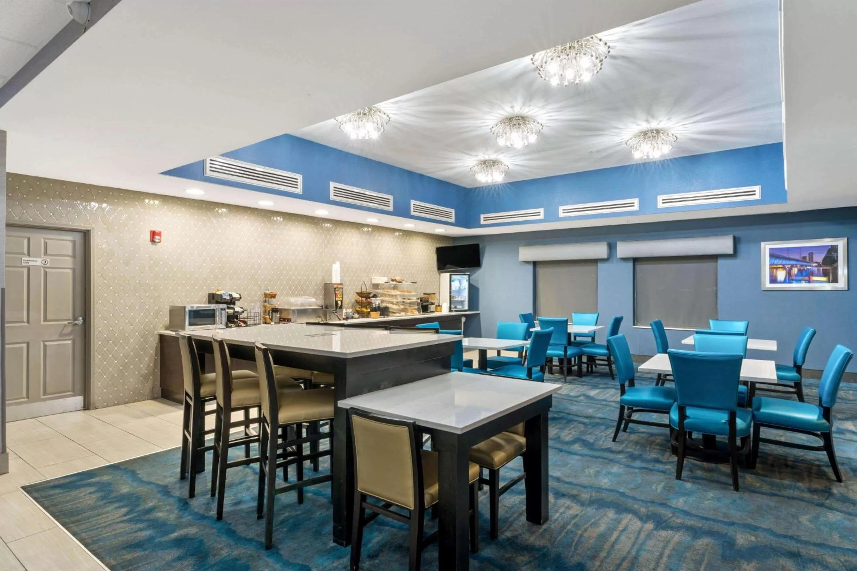 Restaurant/places to eat in La Quinta by Wyndham Phoenix I-10 West